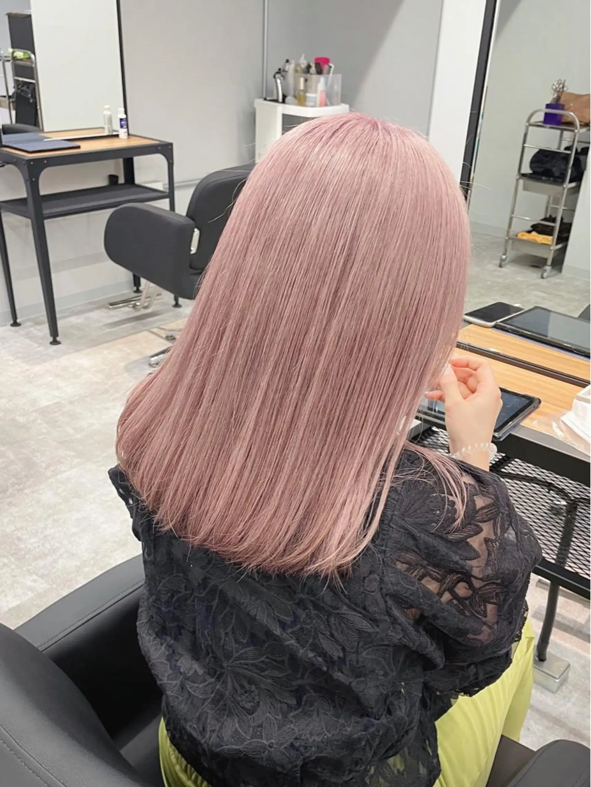 セミロング カラー ベージュカラー ピンクカラー ピンクベージュ 女性艶髪マンツーマン YUKIのヘアスタイル