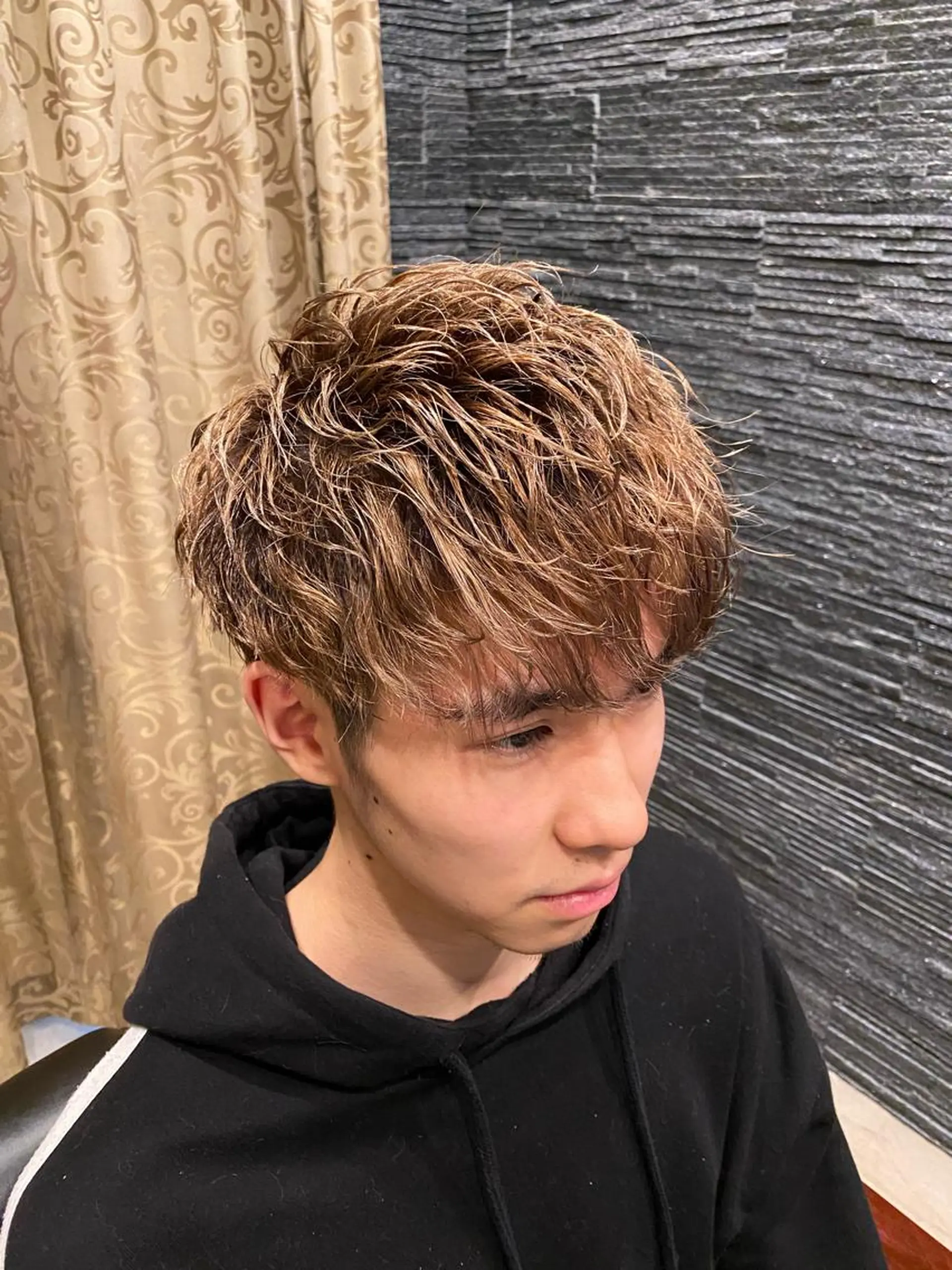 ショート パーマ メンズ 浅見 天翔のヘアスタイル