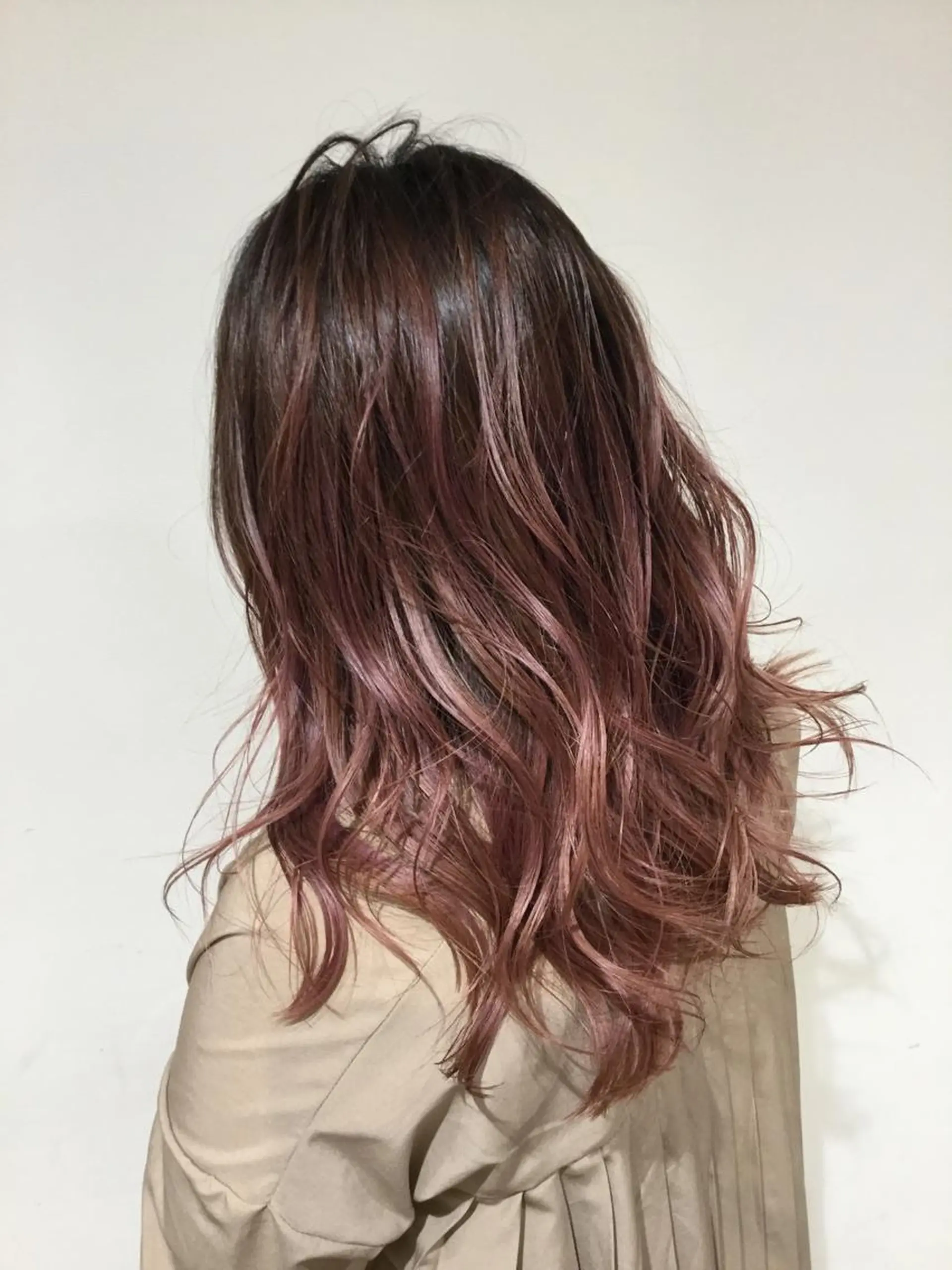 セミロング カラー アッシュ アッシュグレー アッシュグレージュ バレイヤージュ ミストバング AMI Hair  supply所属・髪質改善カラー韓国風 レイヤーtudaのヘアスタイル