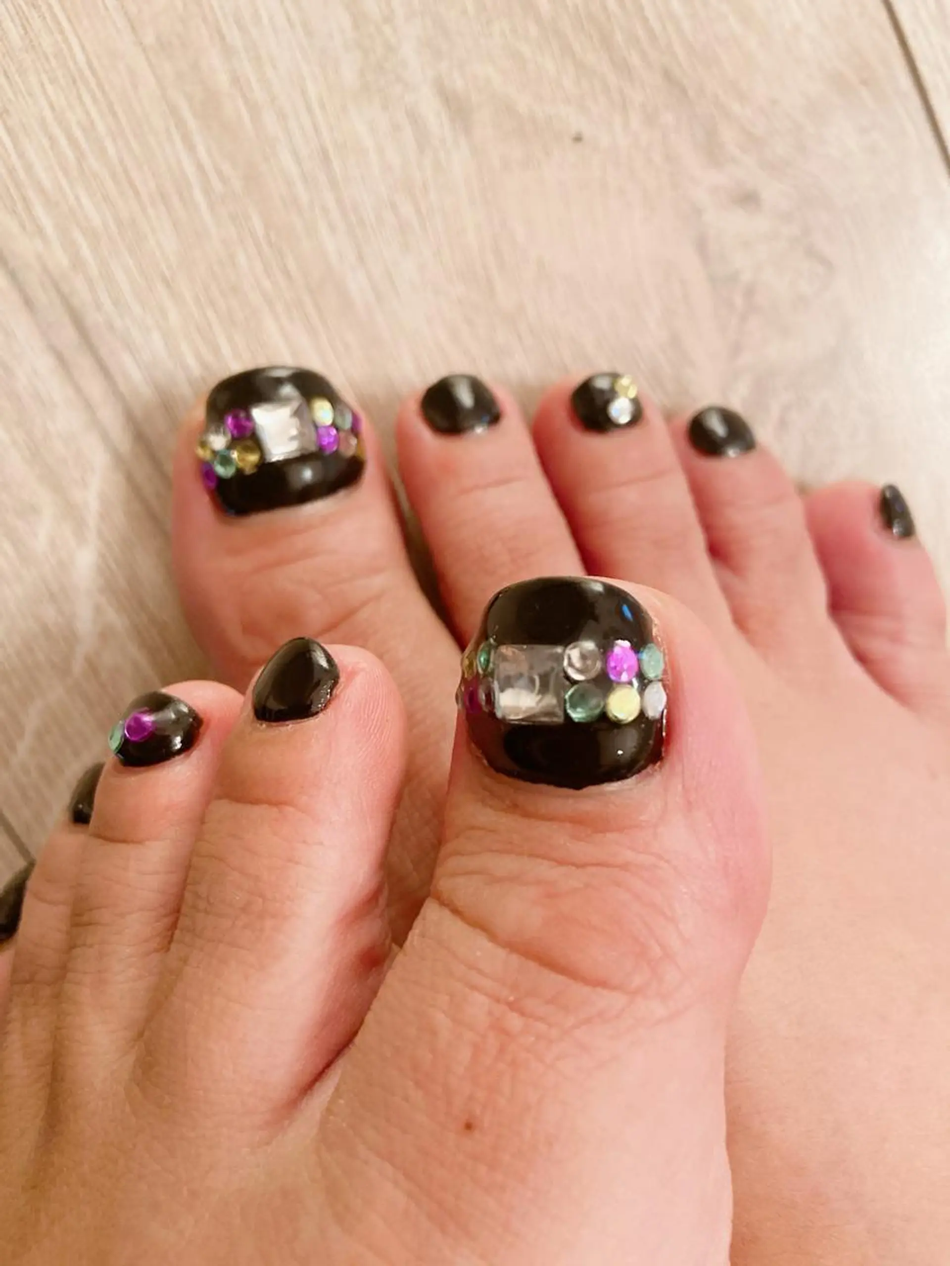 ネイル フットネイル lulucharis nailのネイルデザイン