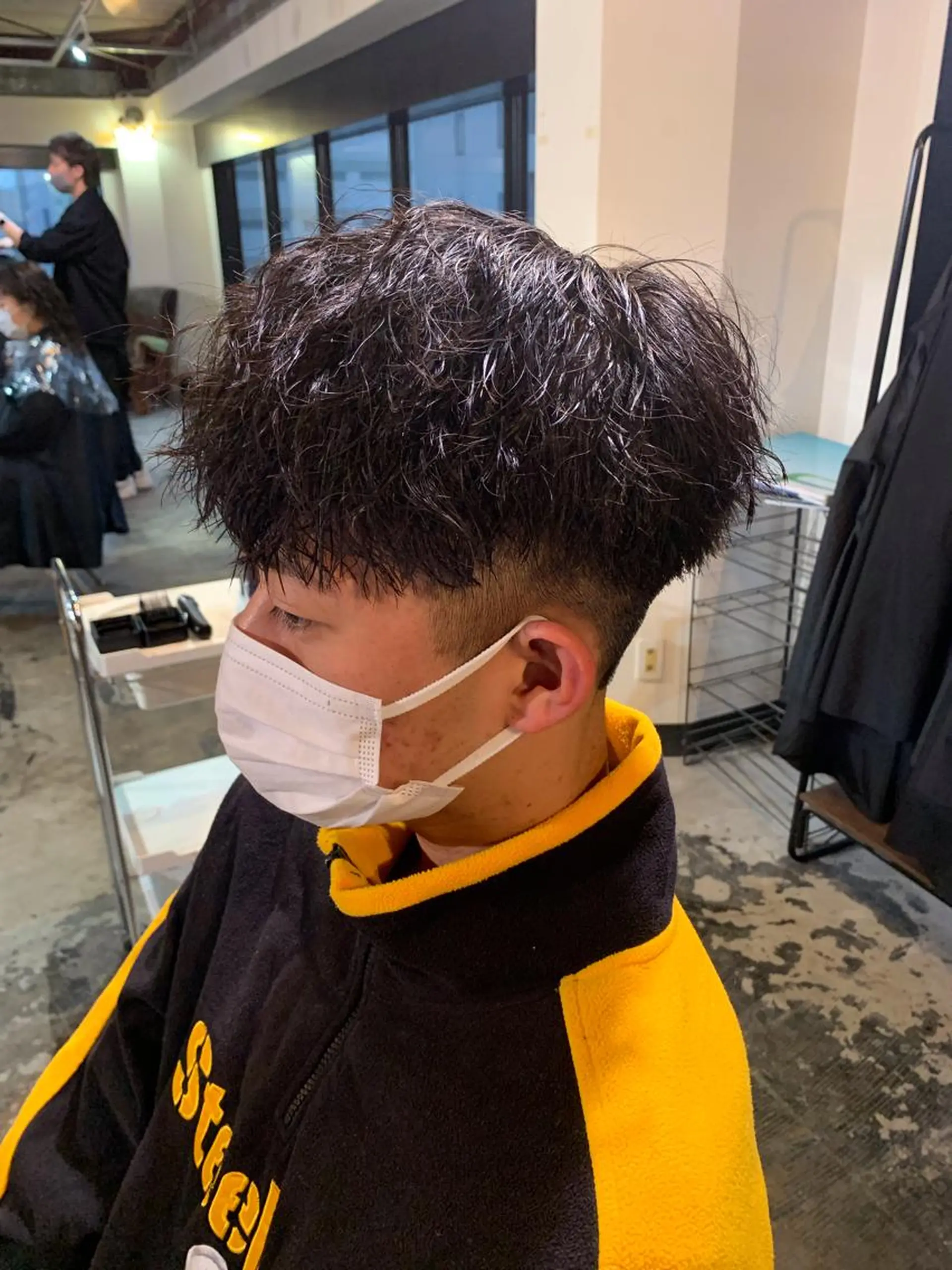 パーマ メンズ メンズバレイヤージュ メンズブリーチ センターパート メンズハイライト メンズインナーカラー ☀️Luana☀️ 公式/大通のヘアスタイル