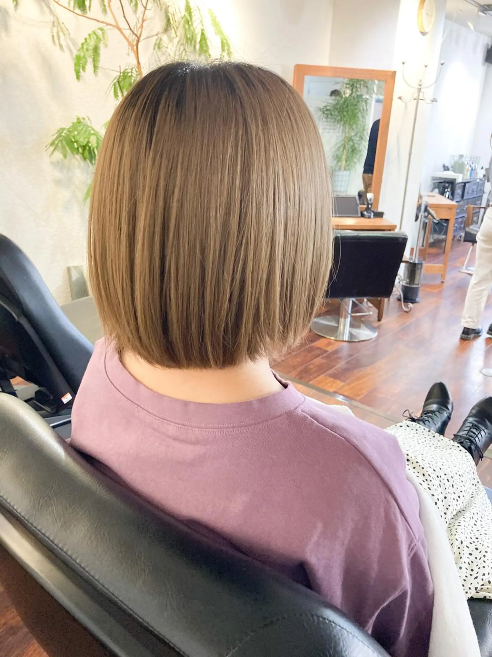 ミディアム カラー ベージュカラー ミルクティーベージュ カット ヘアカラー トリートメント 小木曽智美 /ボブ/ショートのヘアスタイル