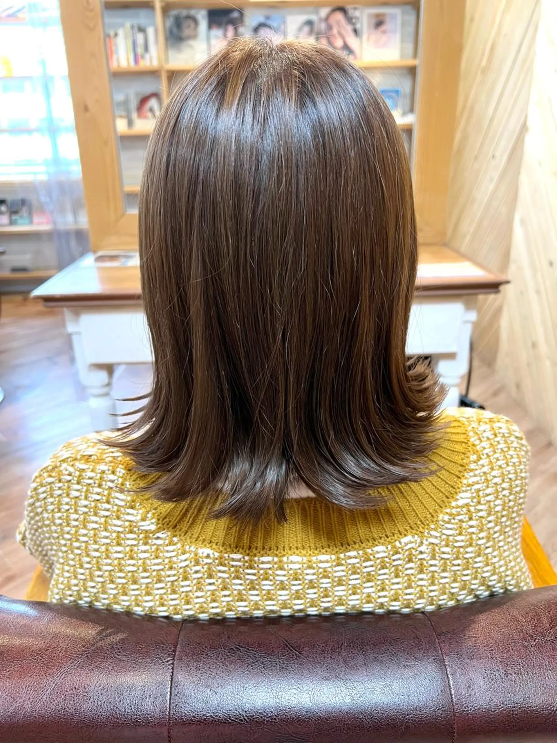 ミディアム カラー 外ハネヘア Topstylist YUKIのヘアスタイル