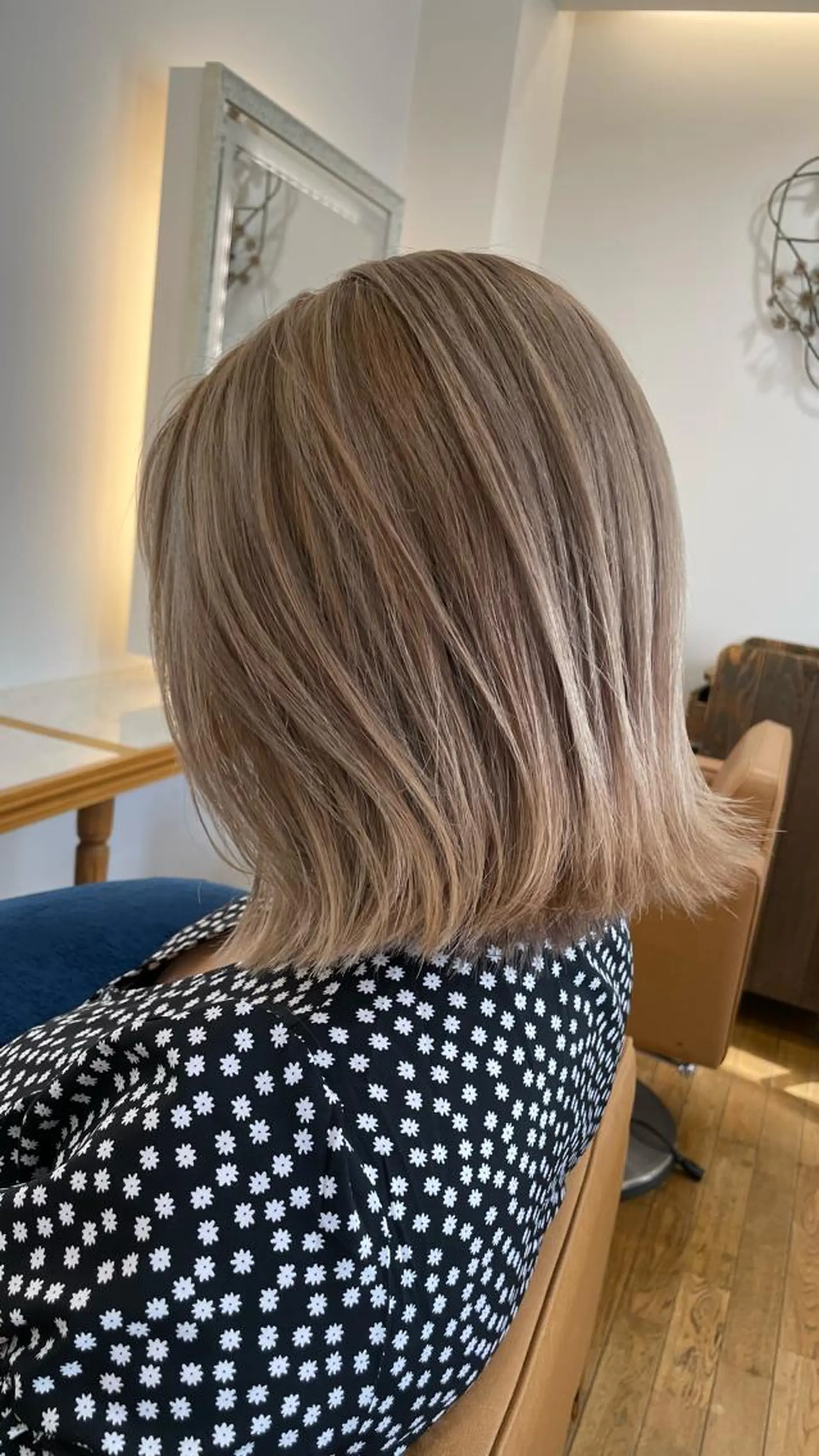 ミディアム ヘアカラー トリートメント ブリーチ毛矯正.髪質 改善.髪にドラマをのヘアスタイル