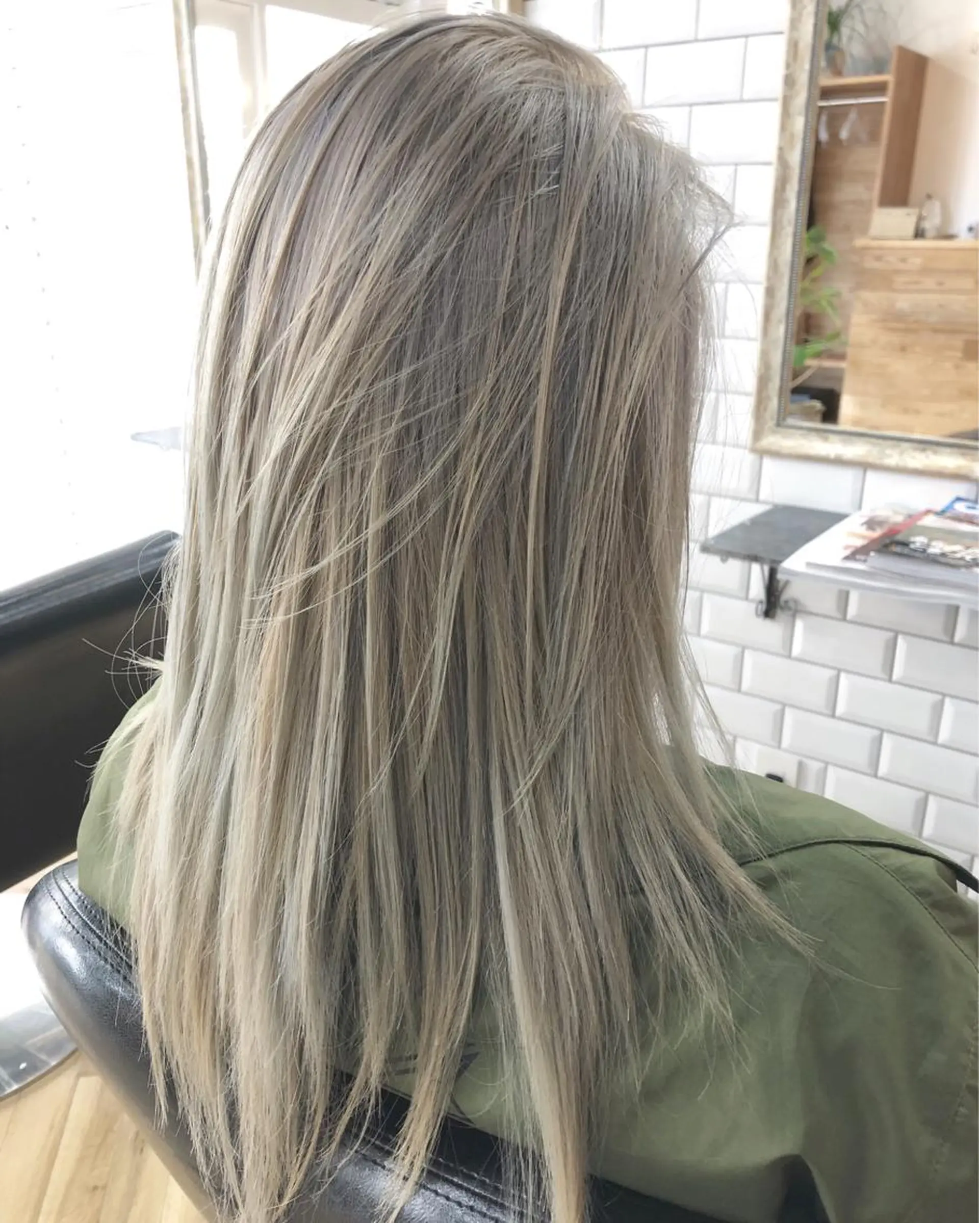 ロング カラー ヘアカラー トリートメント 橋本 敬介のヘアスタイル