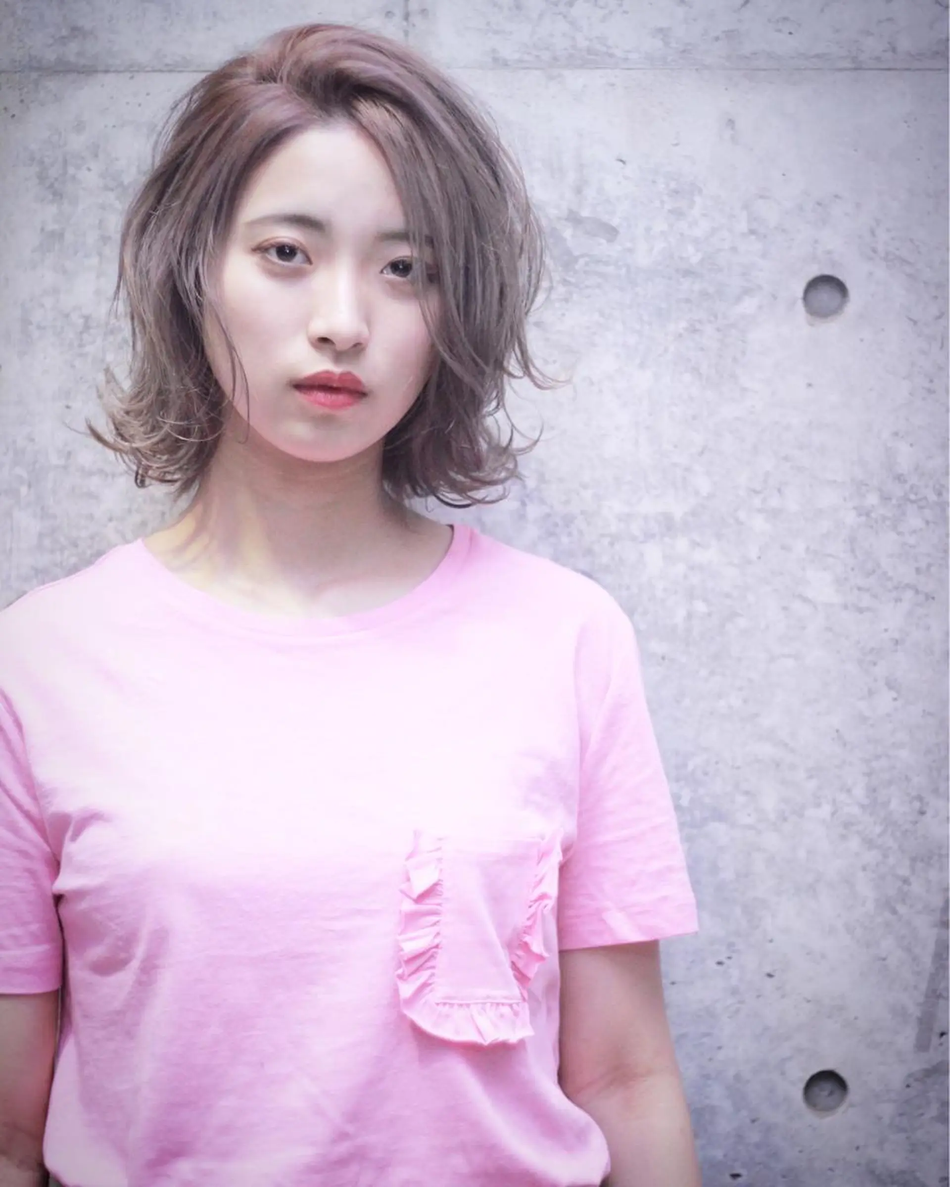 セミロング カラー グレージュ 及川 光のヘアスタイル
