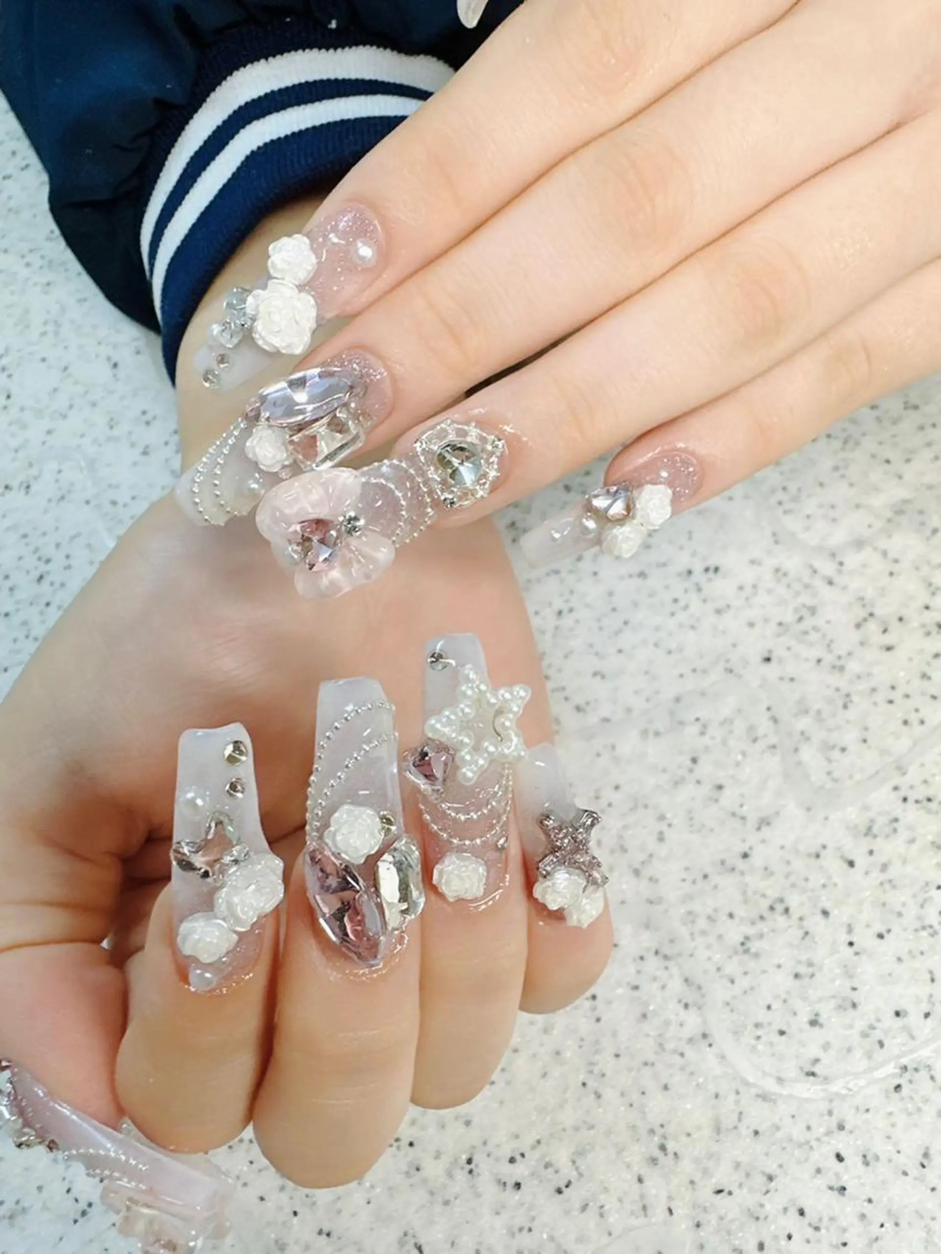 ネイル アートネイル 長さ出し ネイルチップ Queens momoのネイルデザイン