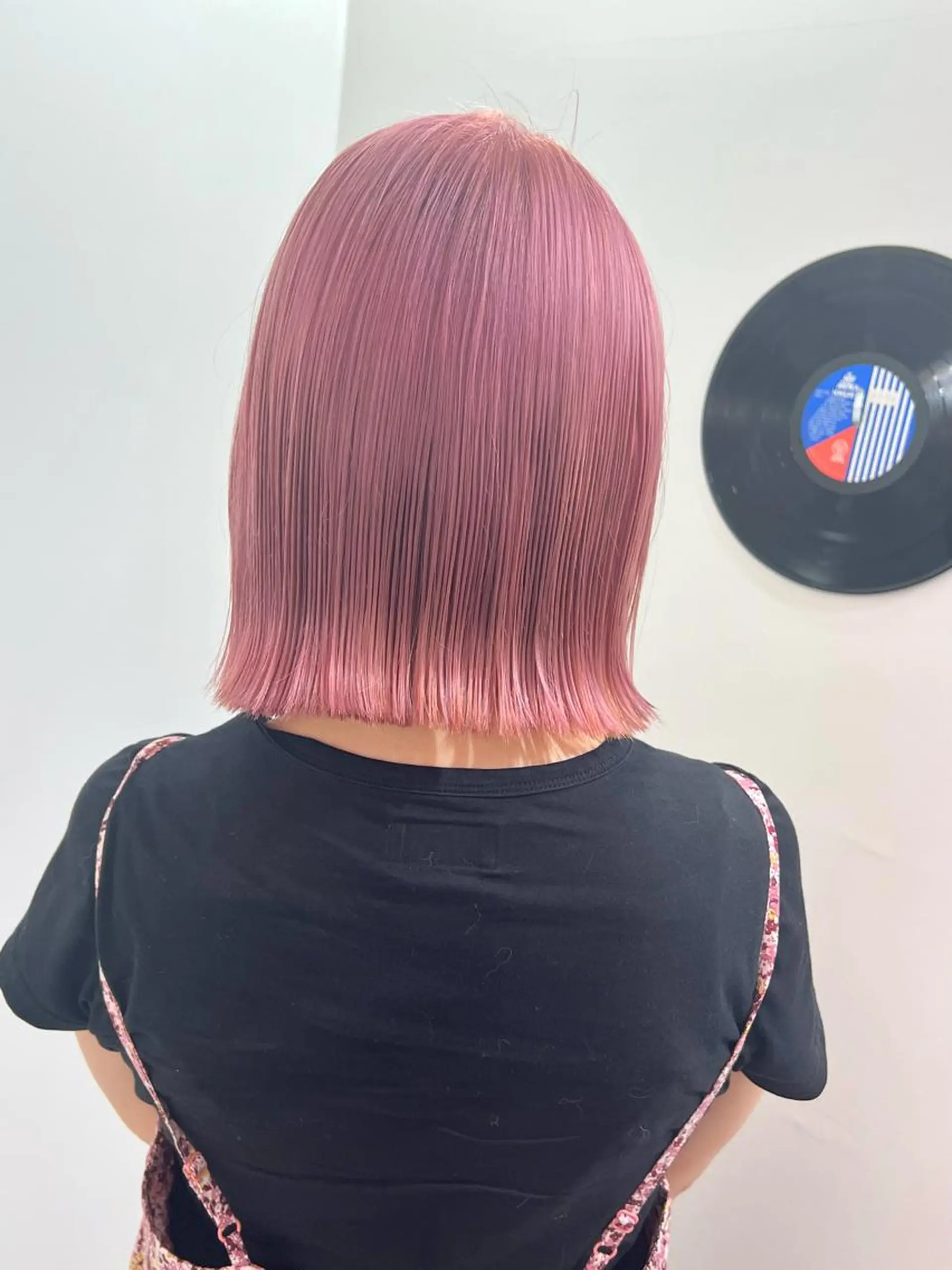 ショート カラー ヘアアレンジ 🧨ブリーチー×ボブ レイヤー💎じゅえるのヘアスタイル