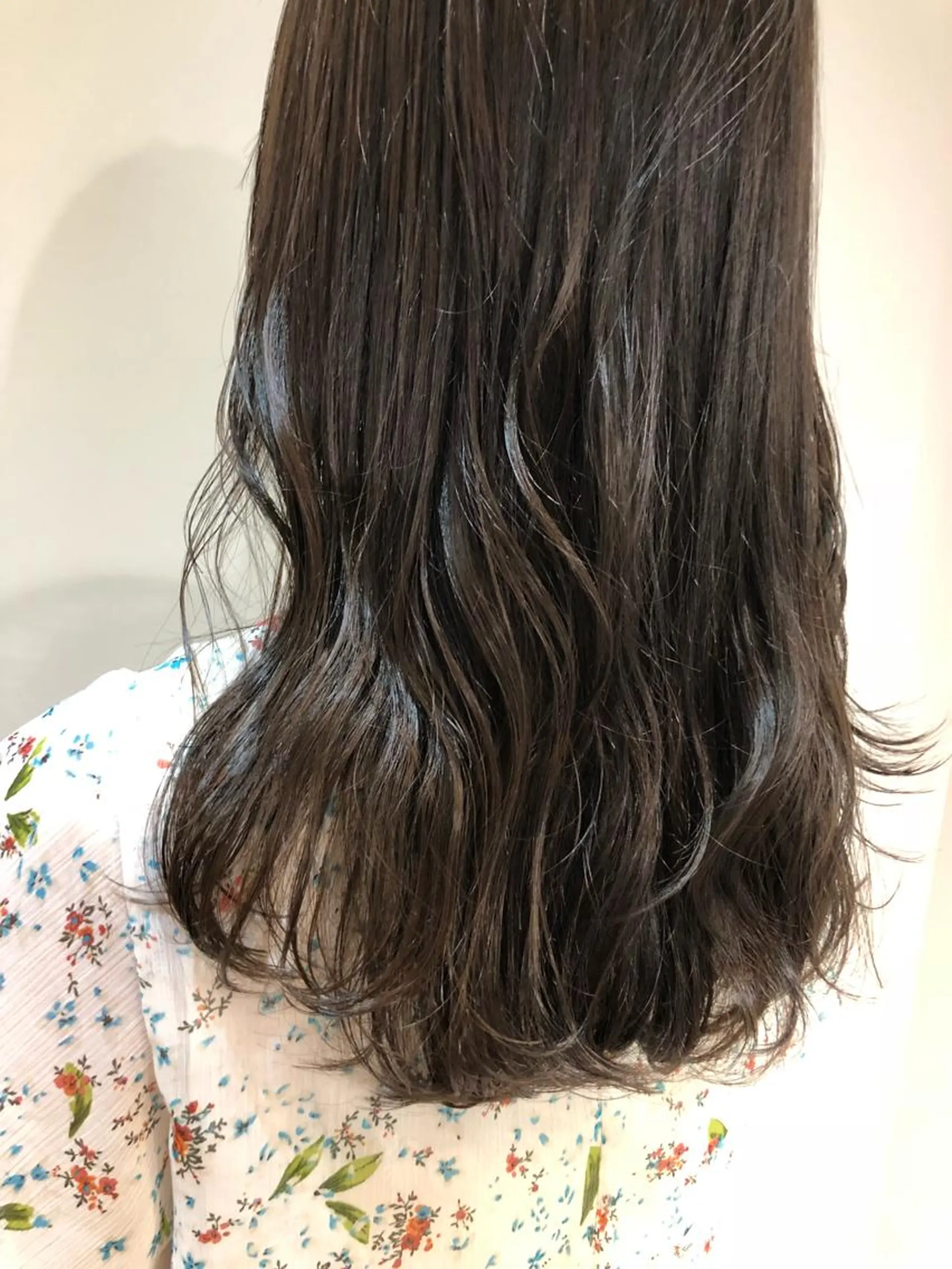 セミロング カラー グレージュ scene.池袋所属・scene. haraのヘアスタイル