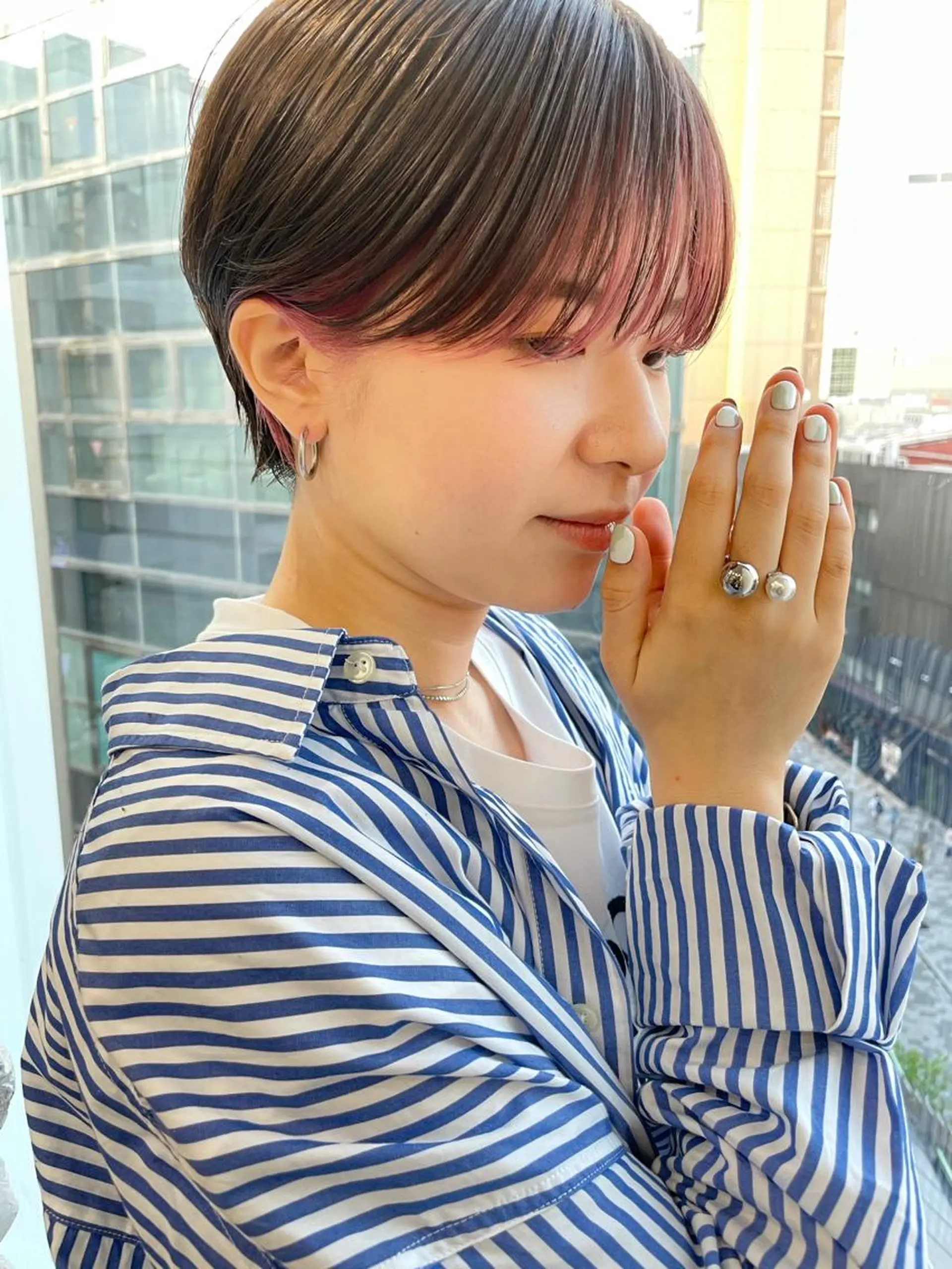 ショート ハンサムショート ハイライト 髪質改善 レイヤーカット マニッシュショート 🎗️comoda 神戸三宮 髪質改善のヘアスタイル