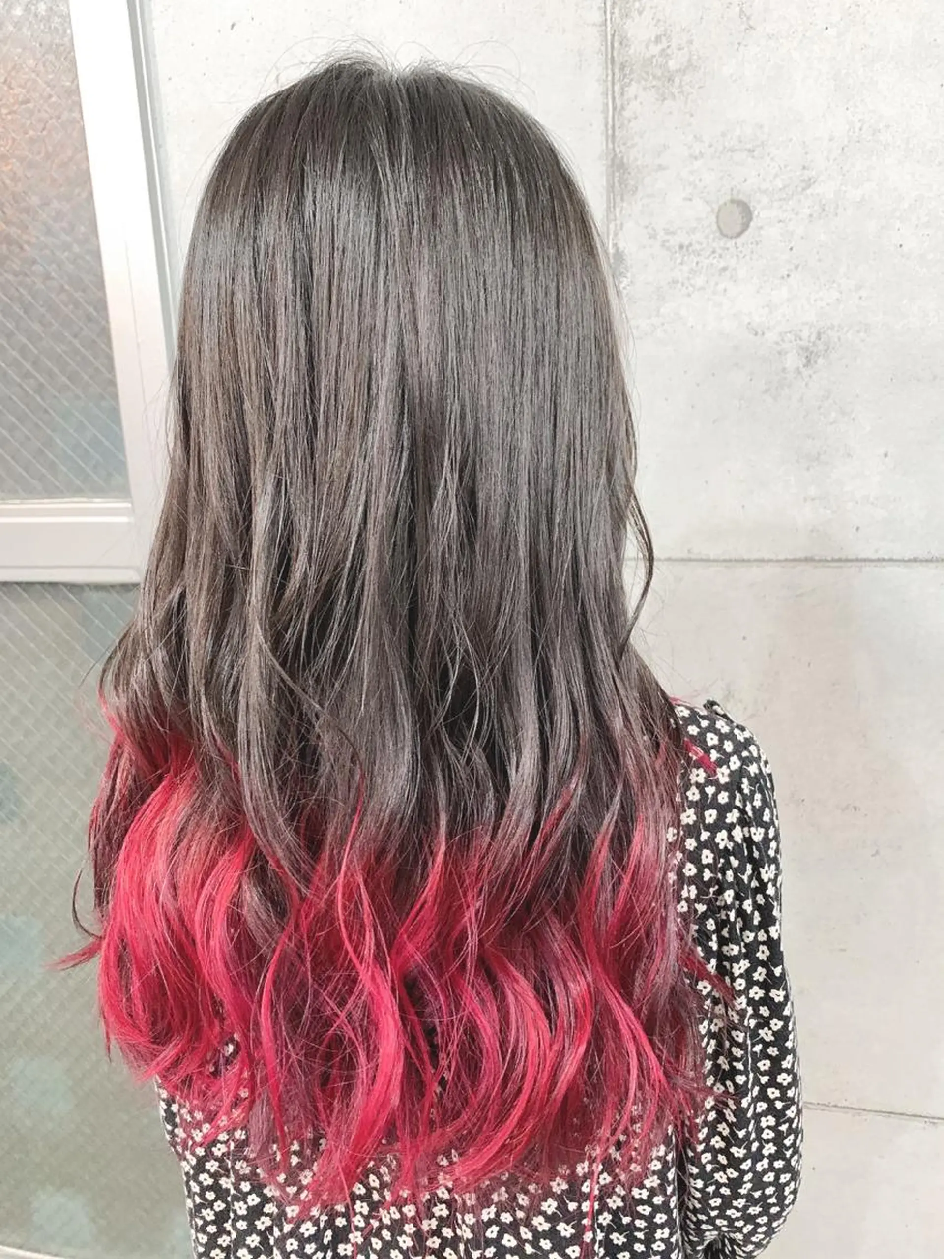 ロング カラー アディクシーカラー アッシュ バレイヤージュ ミストバング ベージュカラー 髪質改善色素改善特化 keiのヘアスタイル