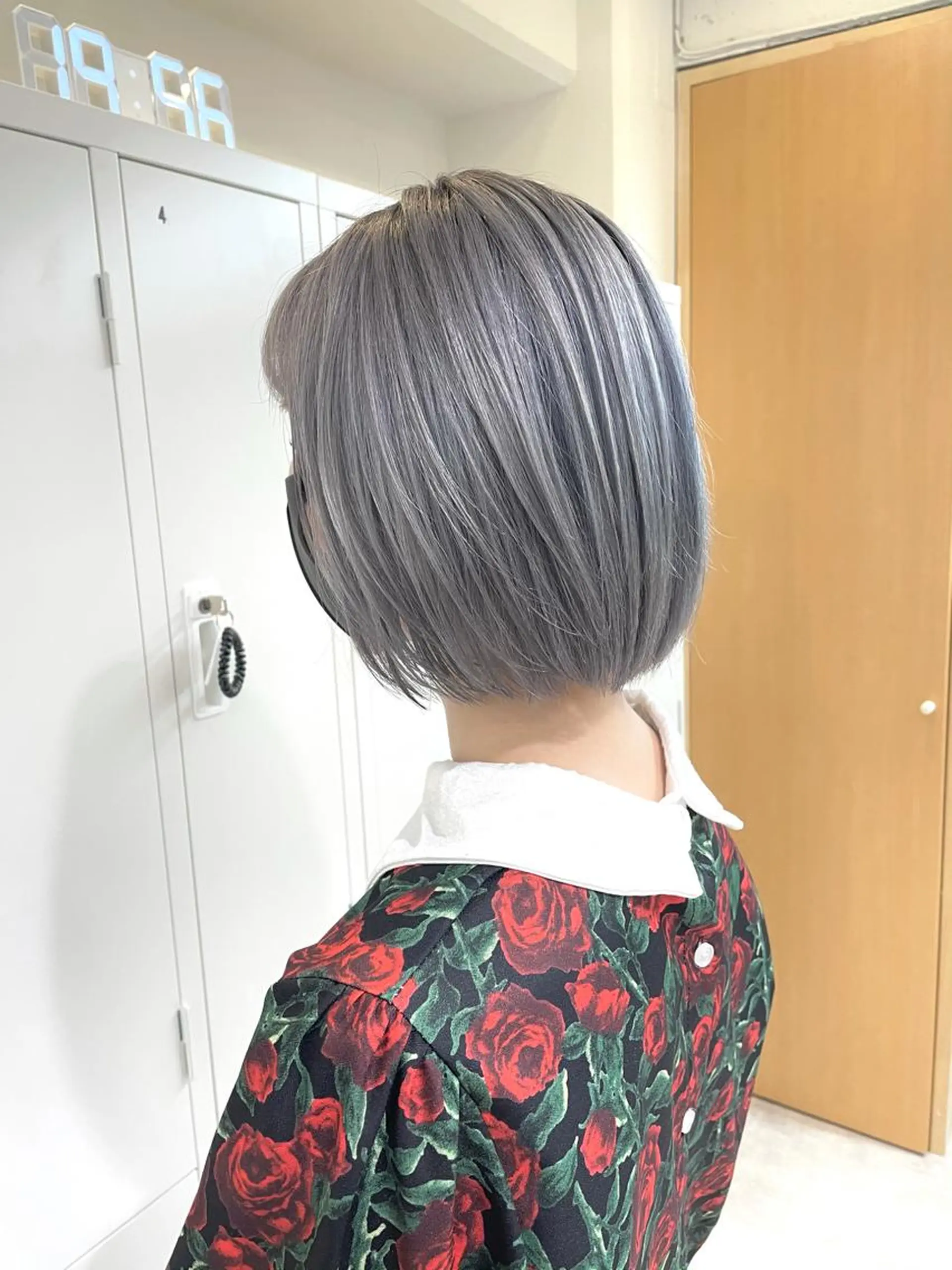 ショート カラー グレージュ シルバー シルバーグレージュ 田中大星 /ボブ 縮毛矯正のヘアスタイル