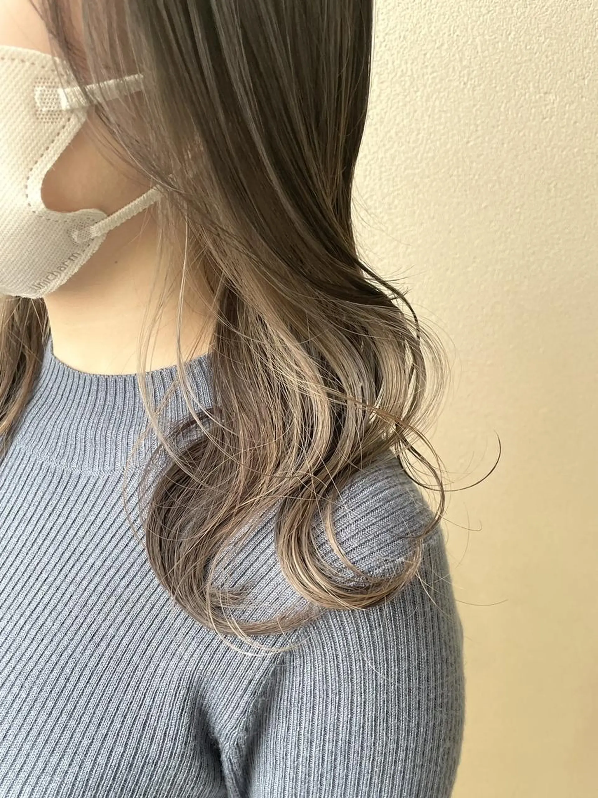 セミロング カラー イヤリングカラー グレージュ ミルクティーグレージュ Owl hairのヘアスタイル