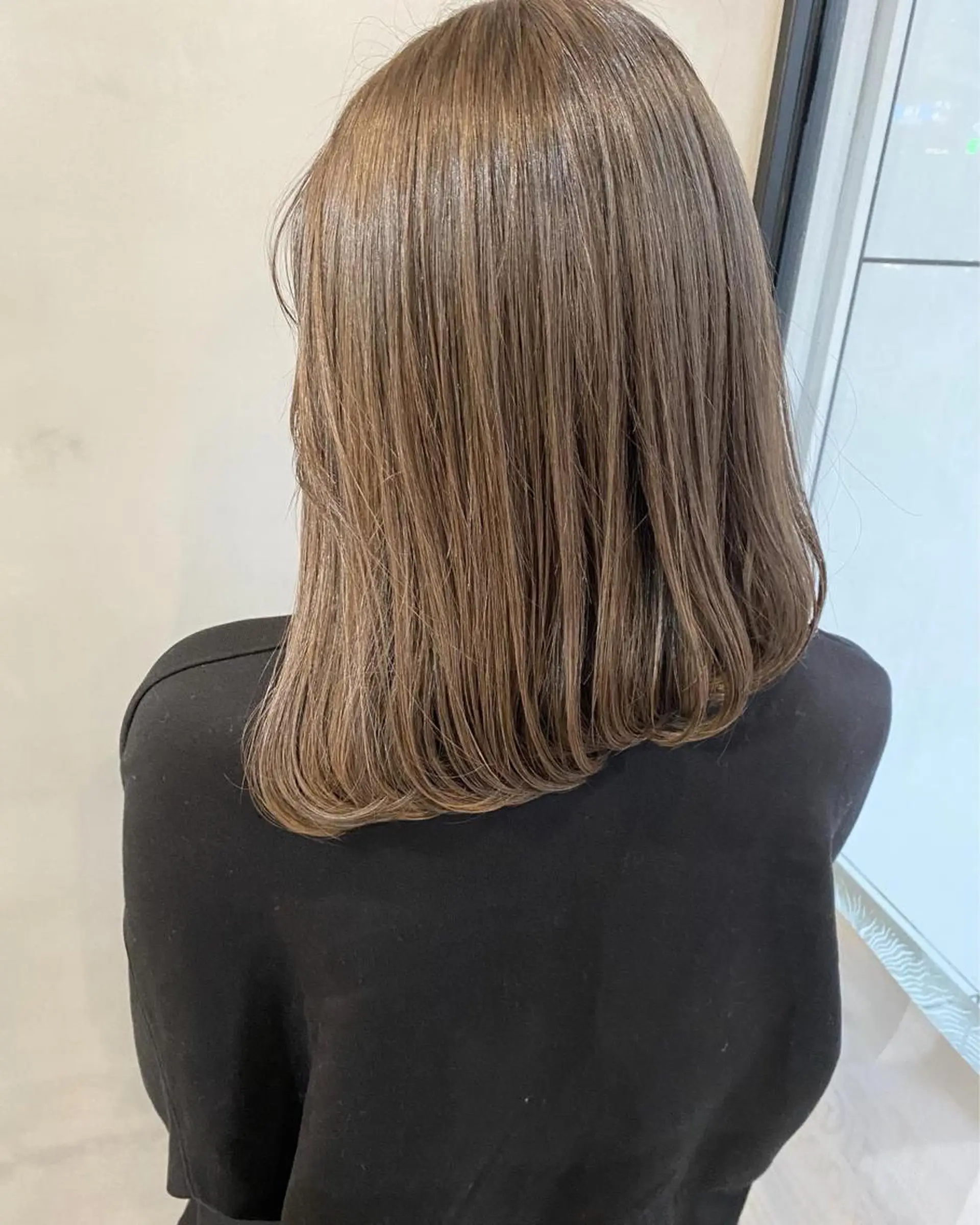 ミディアム カラー ヘアアレンジ ネイル マツエク・マツパ アディクシーカラー ブリーチ 透明感カラー エドルカラー ハイライトカラー カット ヘアカラー 夜23時まで予約🉑 reverieあきらのヘアスタイル