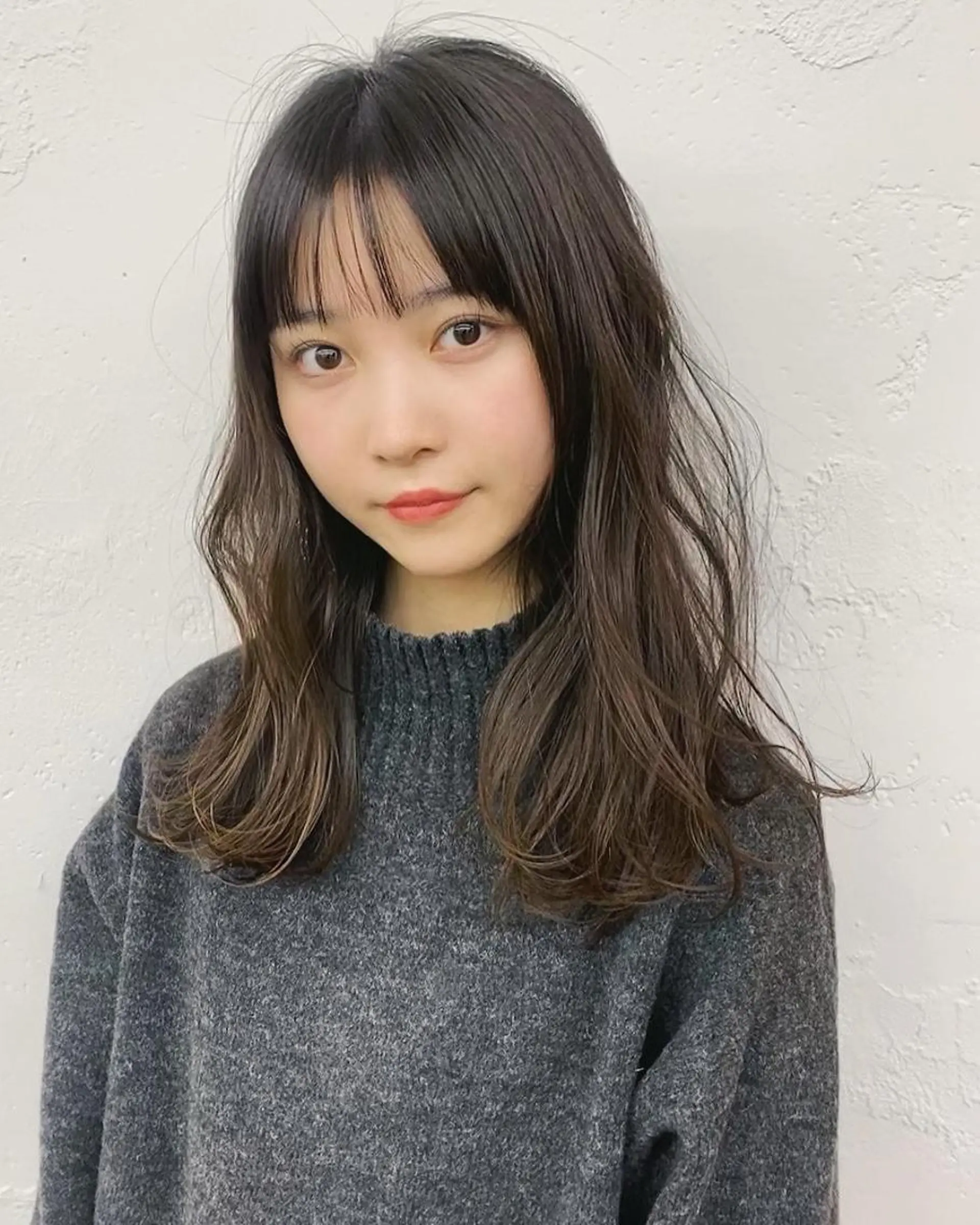セミロング カラー 透明感カラー 大石 沙季のヘアスタイル