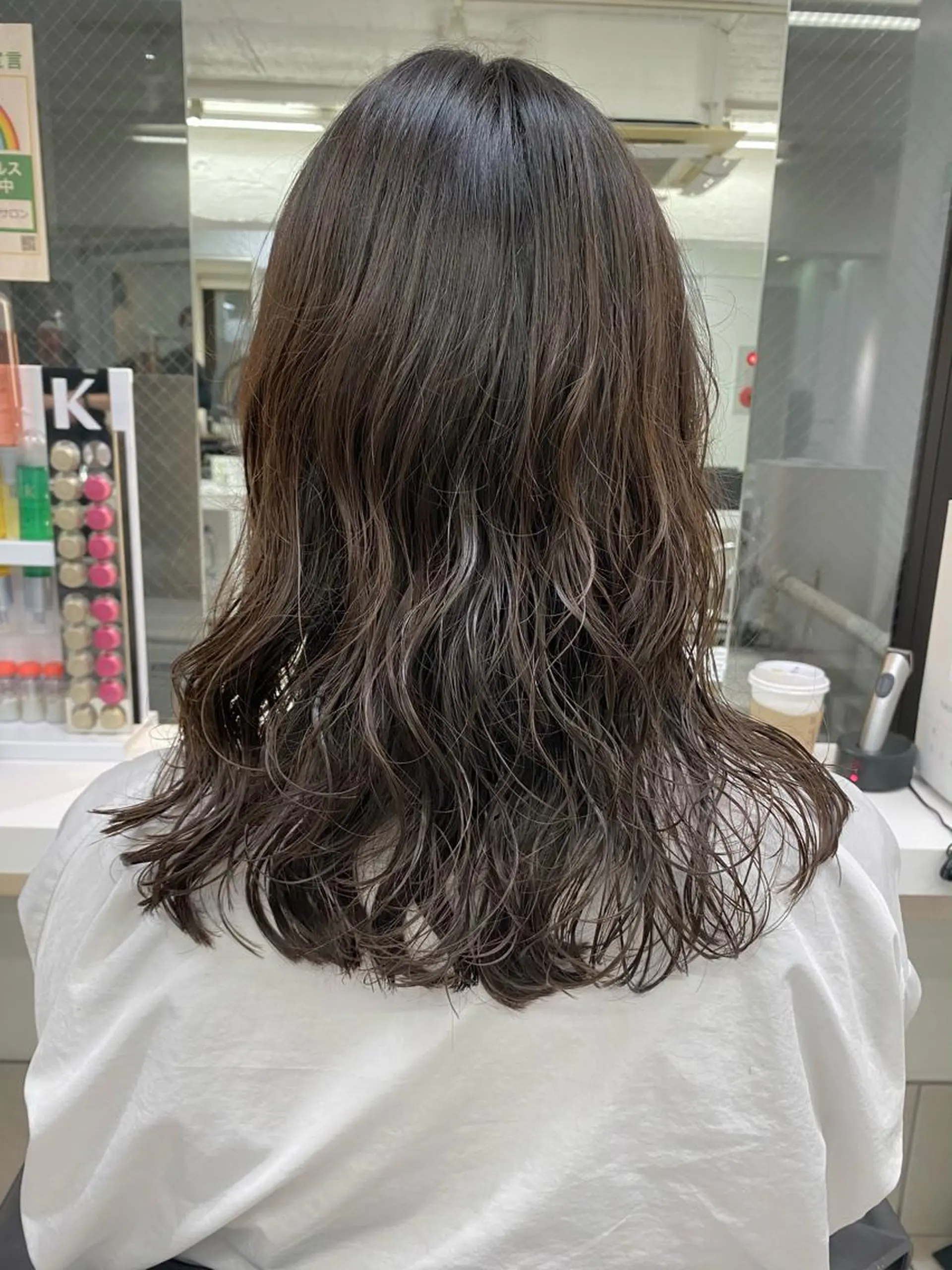 セミロング パーマ 星野 菜月のヘアスタイル