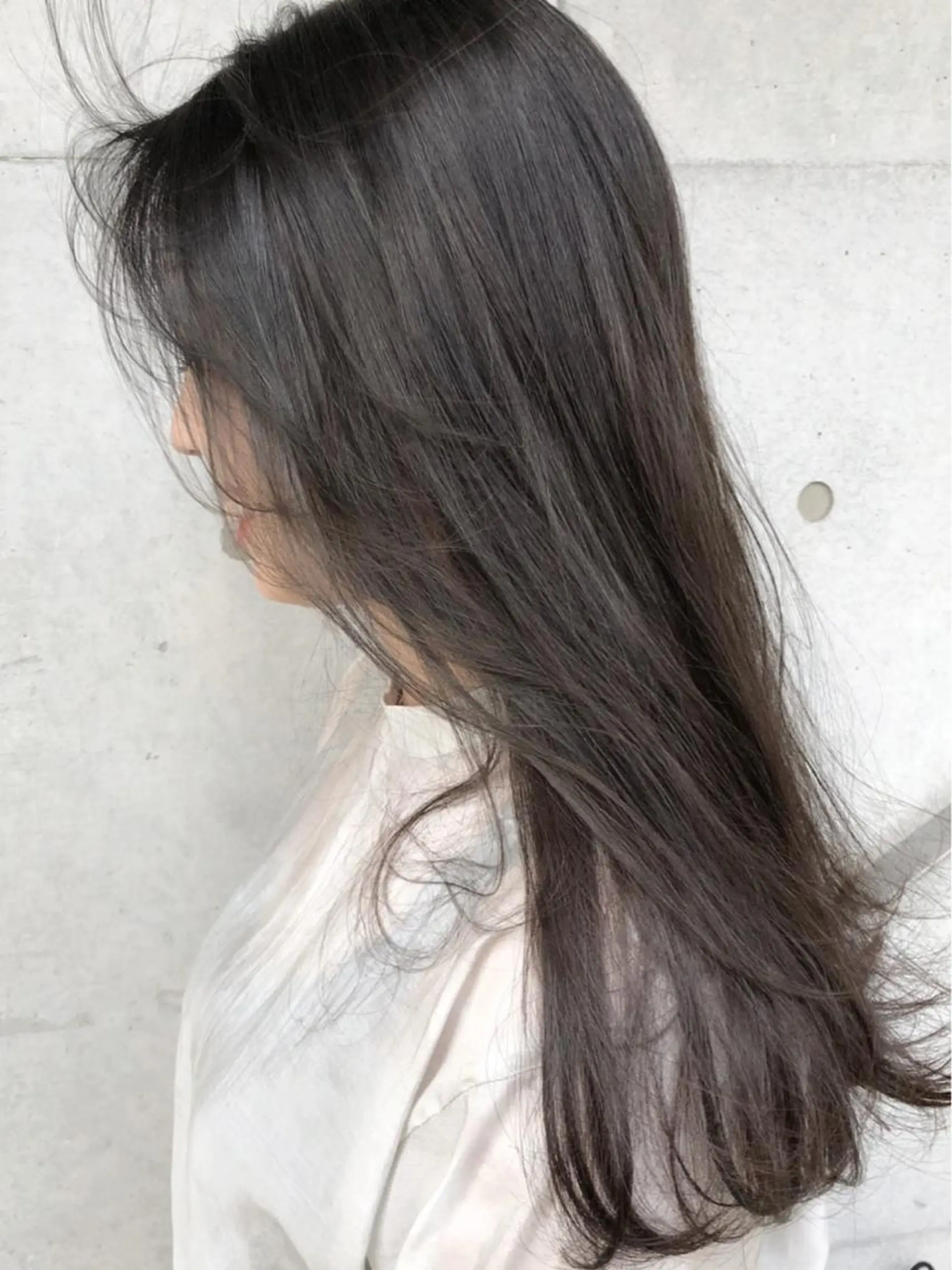 カラー 透明感カラー 顔まわりレイヤー デザインカットのヘアスタイル