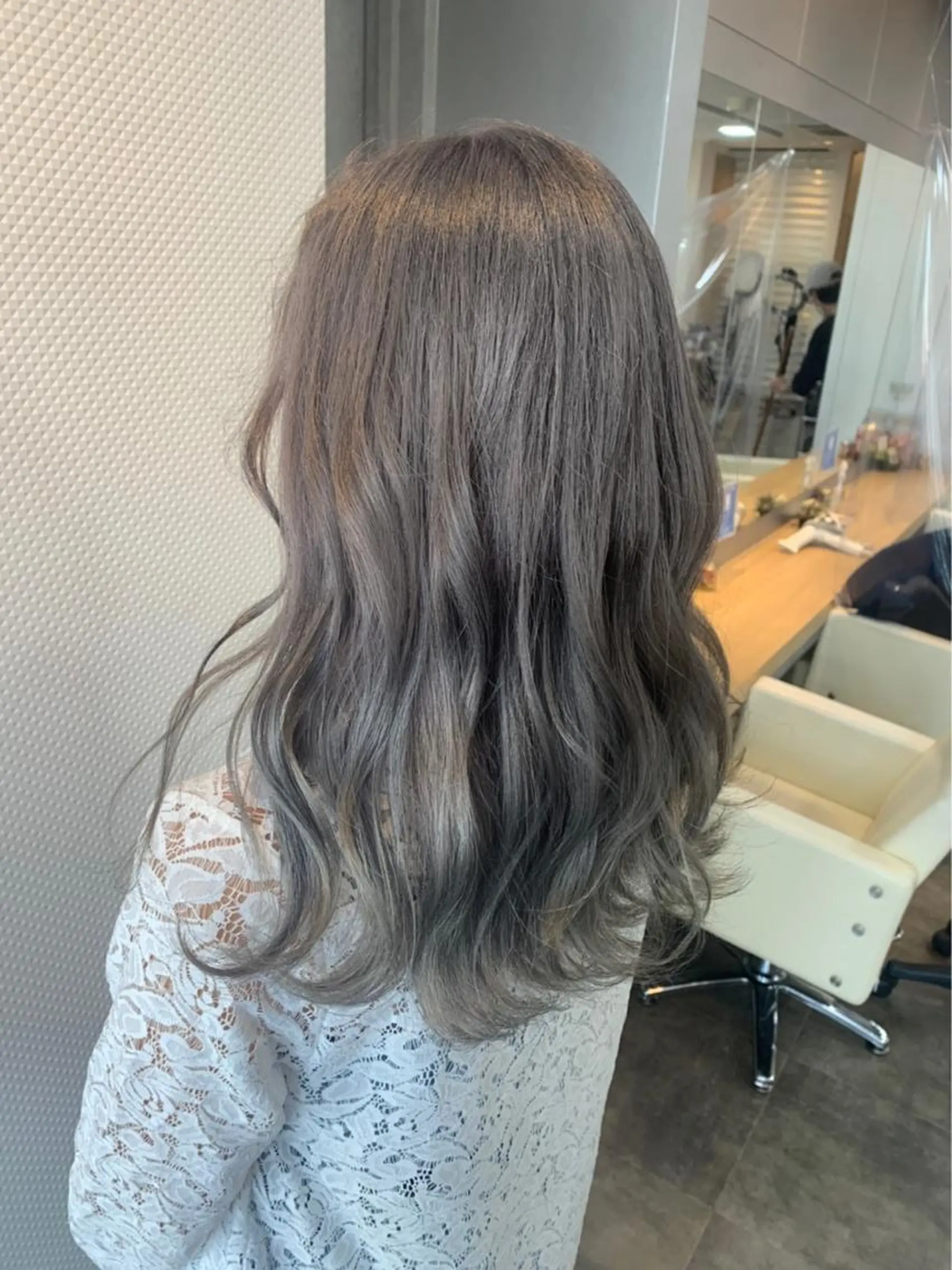 ロング カラー ハイトーンカラー ヘアカラー トリートメント ヘアセット 透け感✨ダメージレス カラーHana🤍のヘアスタイル