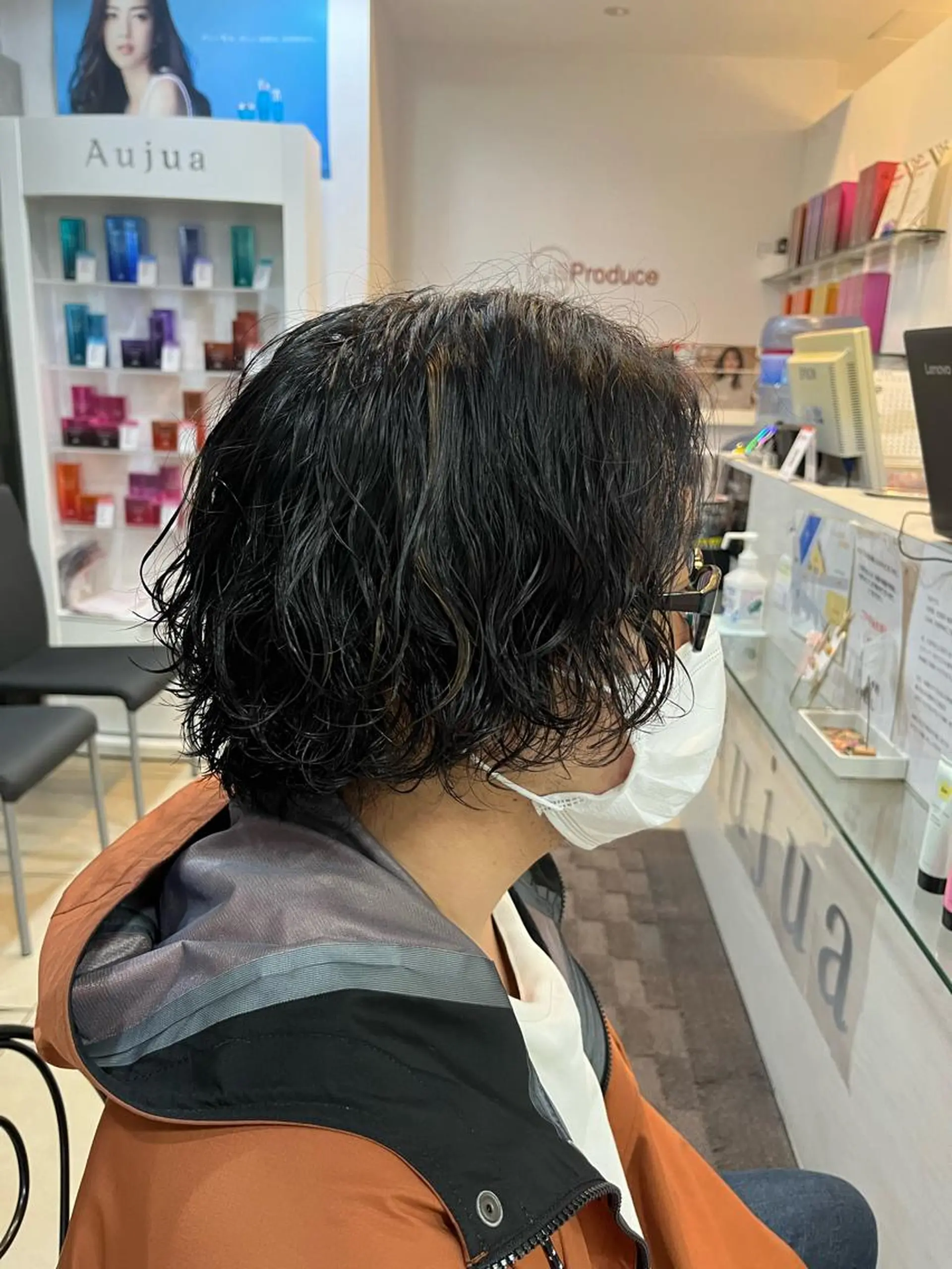 ミディアム パーマ メンズ ミディアムパーマ メンズパーマ 波巻きパーマ スパイラルパーマ カット パーマ 韓国メンズヘア/ 毛流れヘア　須田龍世のヘアスタイル