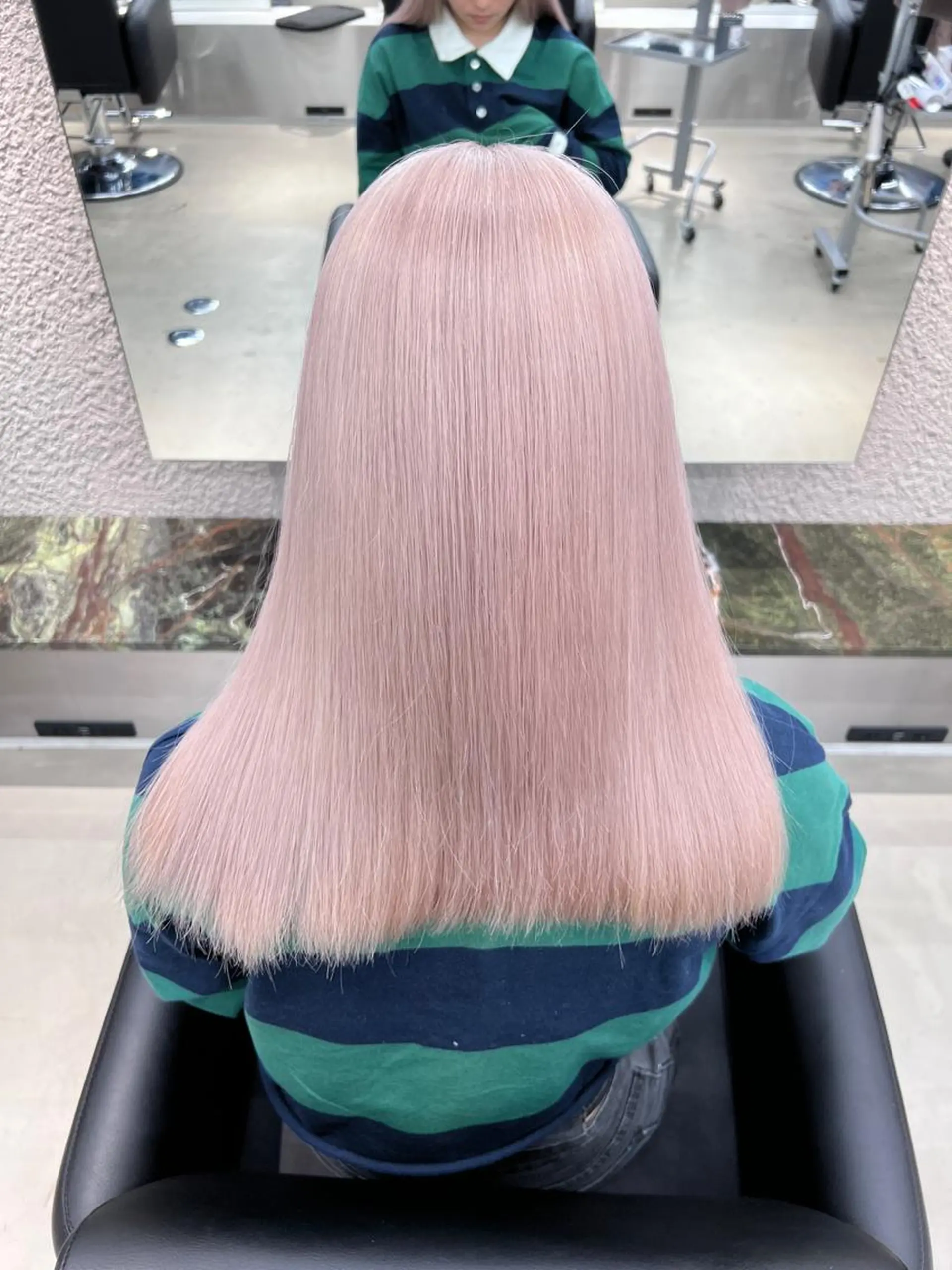 セミロング カラー ピンクカラー 紬/enne/ブリー チ/ハイトーンのヘアスタイル