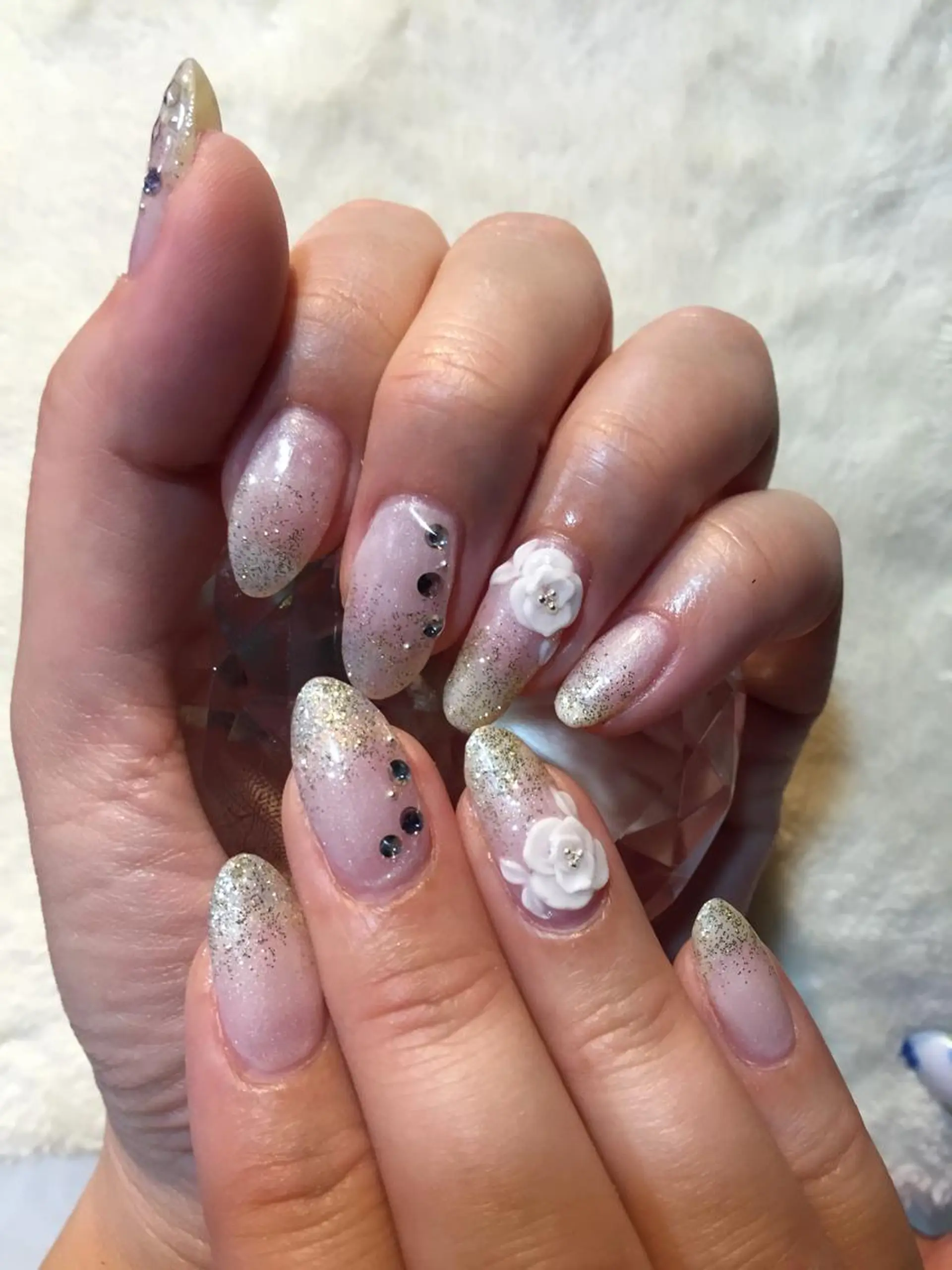 ネイル ブライダルネイル Sympa 𝓜iwako🐰ᩚのネイルデザイン