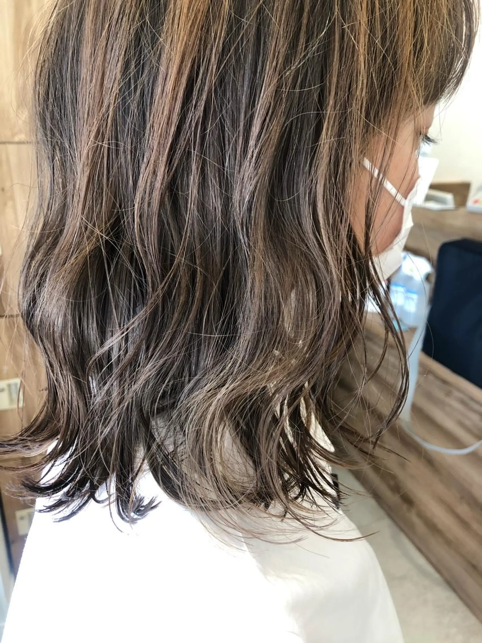 ミディアム うる艶レイヤーカット hinakoのヘアスタイル