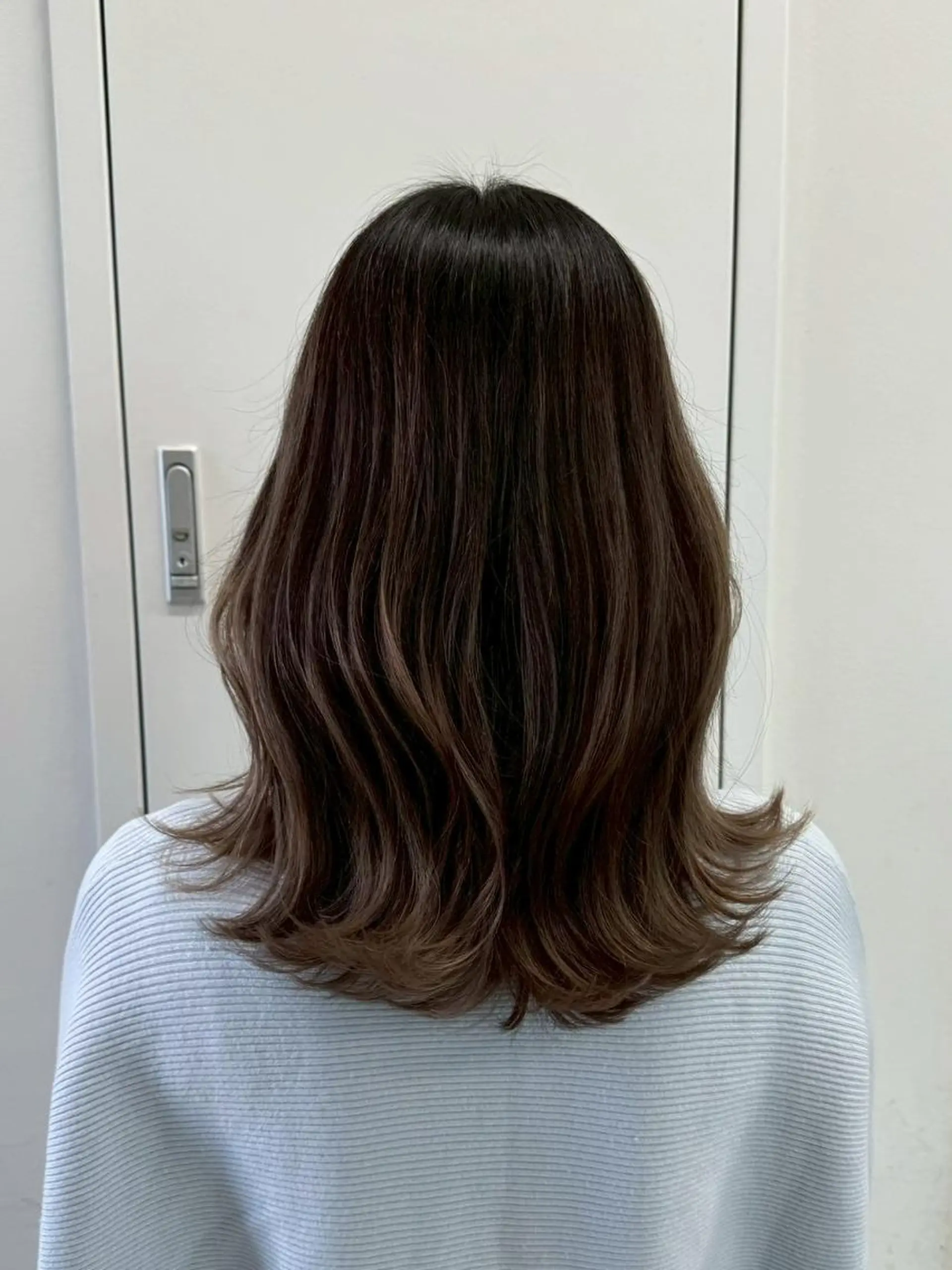 セミロング カラー アディクシーカラー アッシュ ブルーカラー ダークアッシュ グレージュ 【公式】amble luxe池袋東口🩷のヘアスタイル
