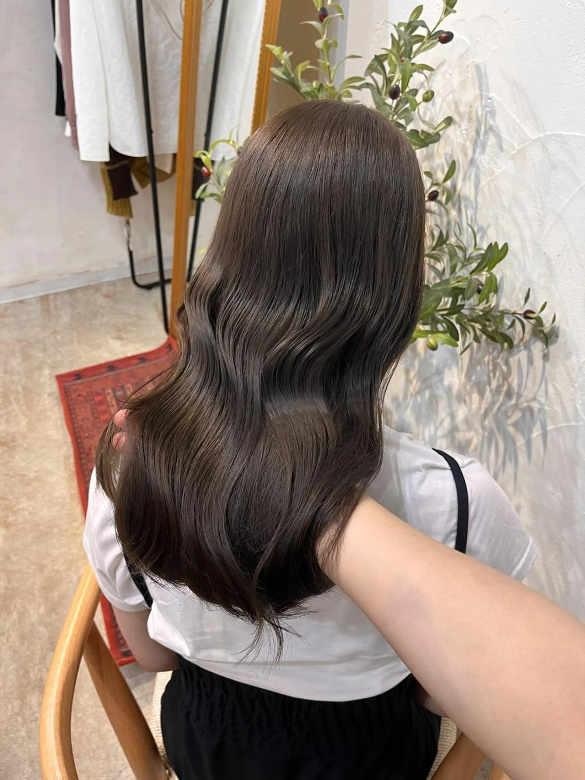 セミロング 小顔ショート/透明感 カラー/チサトのヘアスタイル