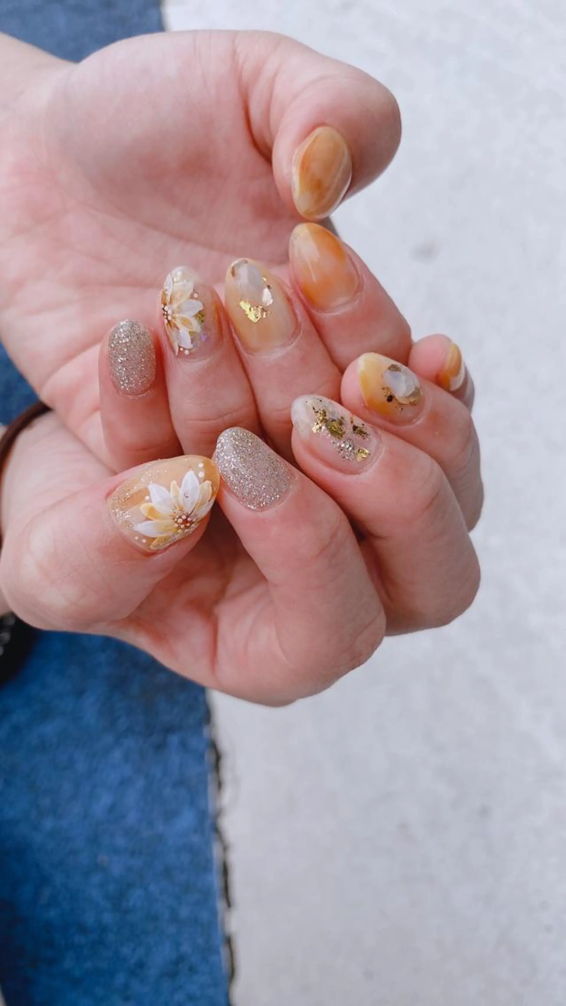 ネイル キラキラネイル 黄色 ハンドネイル nailsalon ∞ ﾐｶﾅﾙ ∞のネイルデザイン