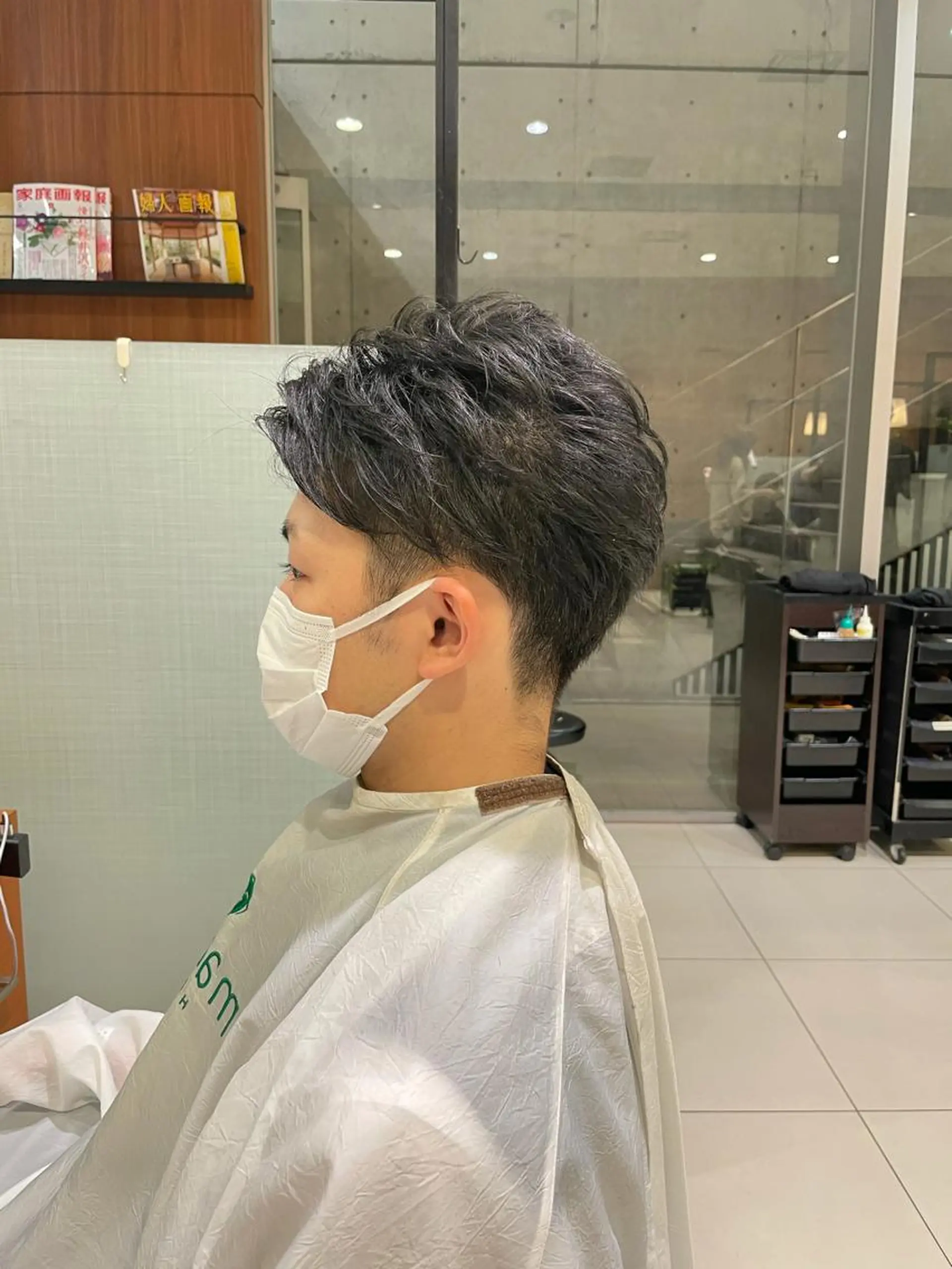 ショート メンズ アップバング 髙田 千華 髪質改善ストレートのヘアスタイル