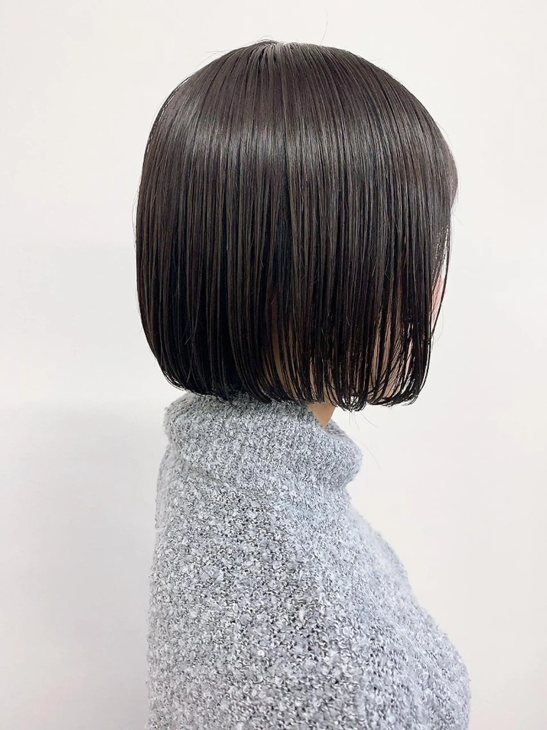 ショート カラー 肌に馴染む暗髪 梅田・増田のヘアスタイル