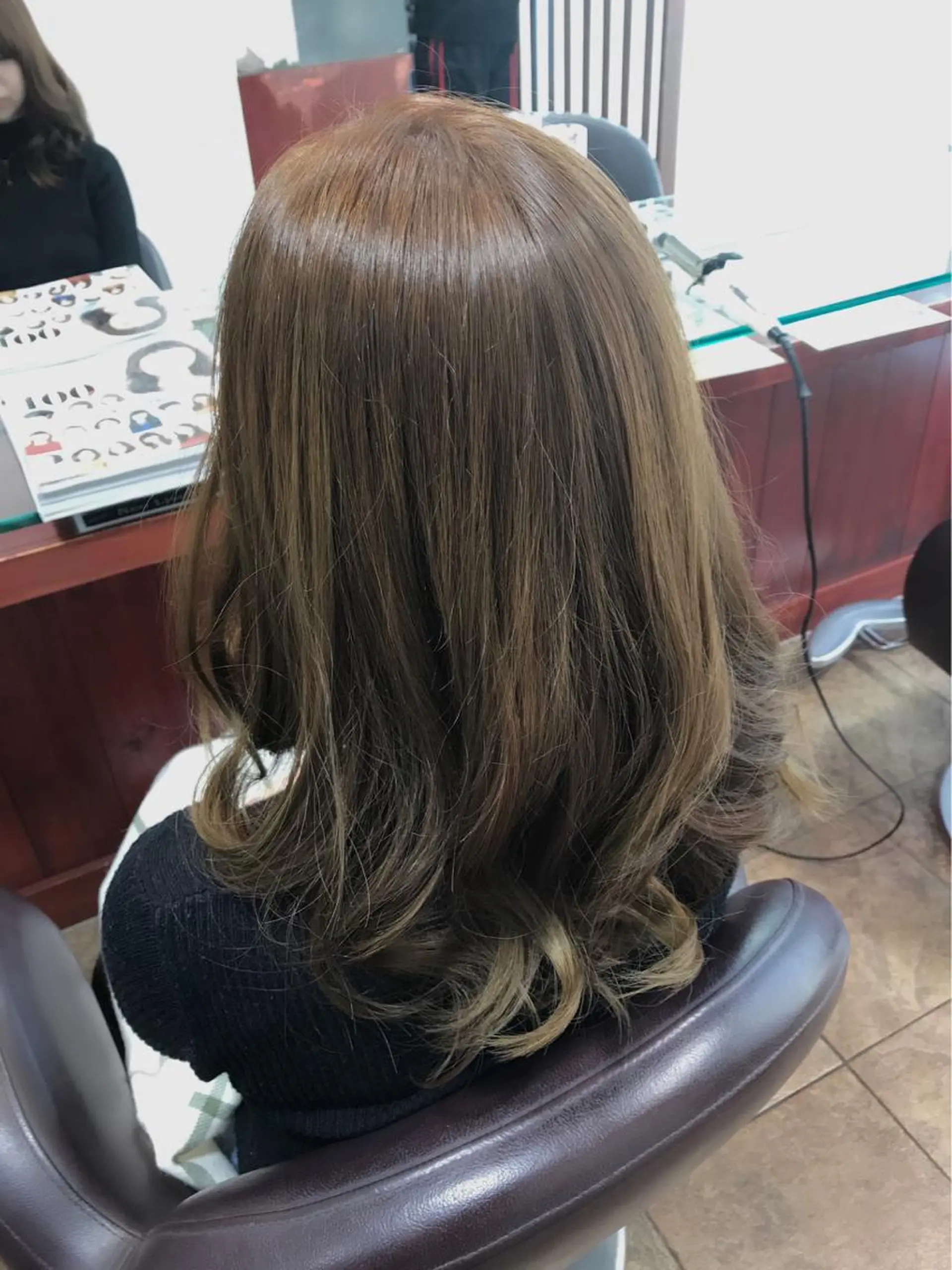 セミロング 嶋村 望美のヘアスタイル