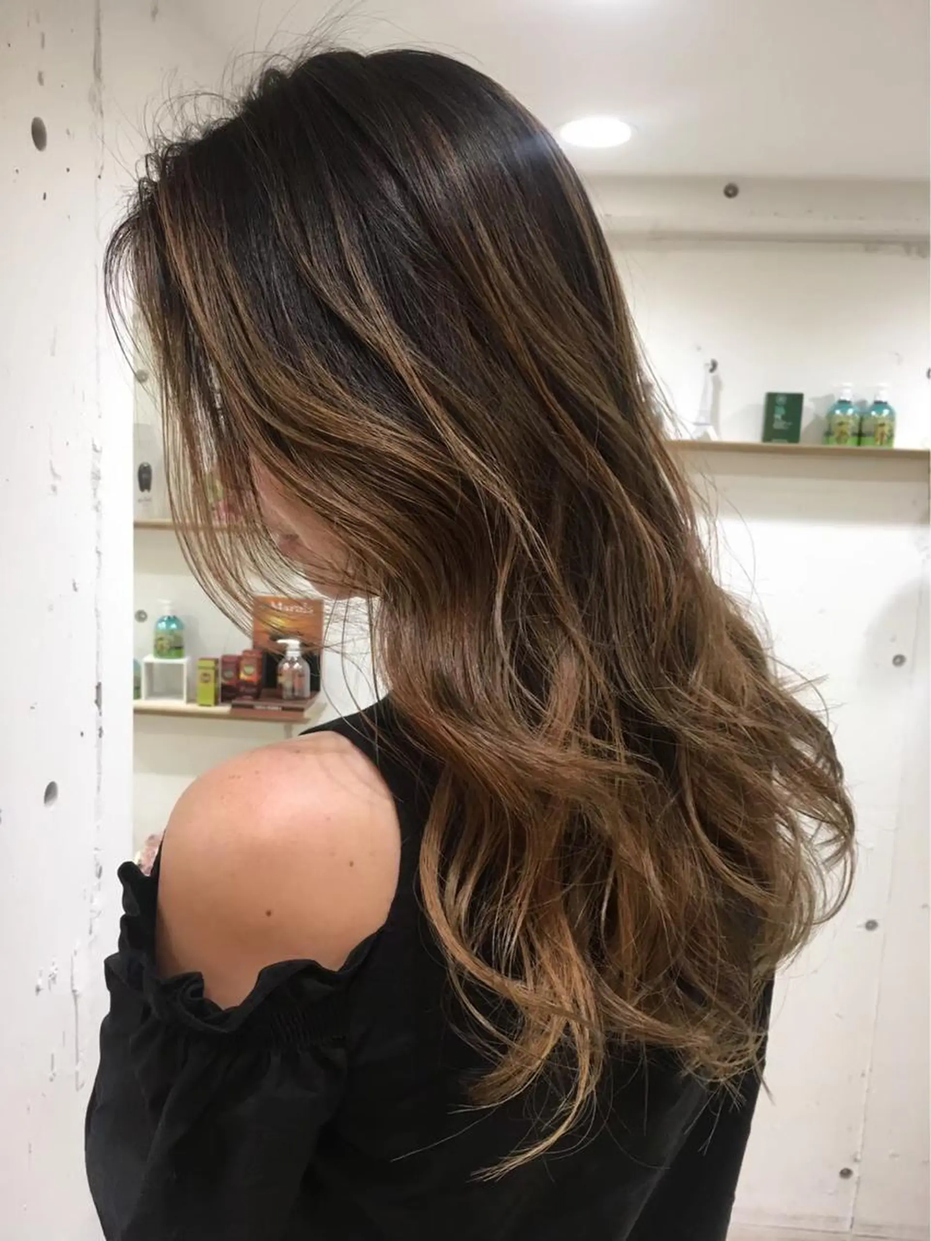 ロング カラー ハイライトカラー ハイライト カラーが上手い 辻悠月のヘアスタイル