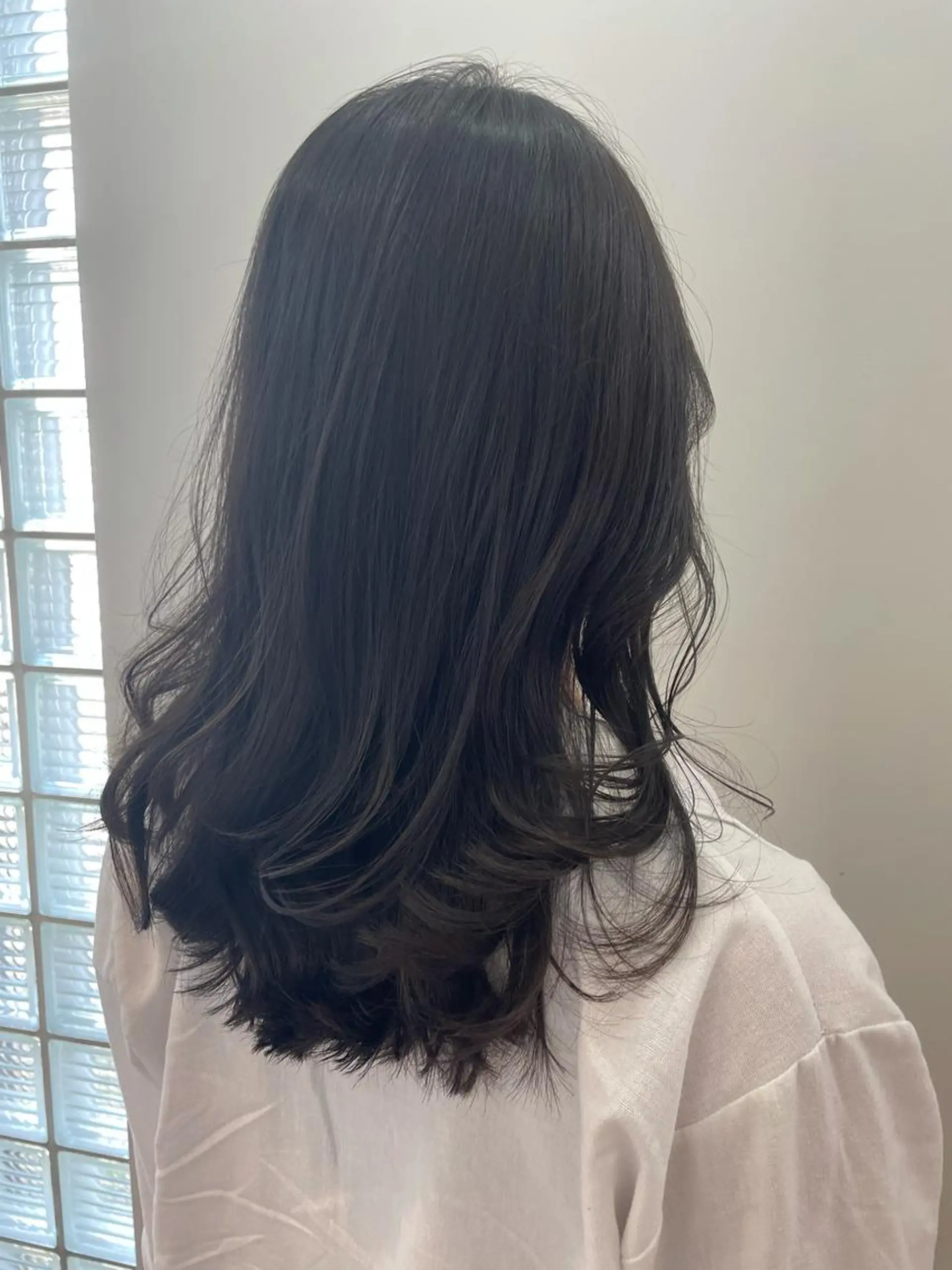 ミディアム カラー 黒髪 ブルーカラー ブルーブラック ショート/脱白髪染め ☆宇﨑悠実のヘアスタイル