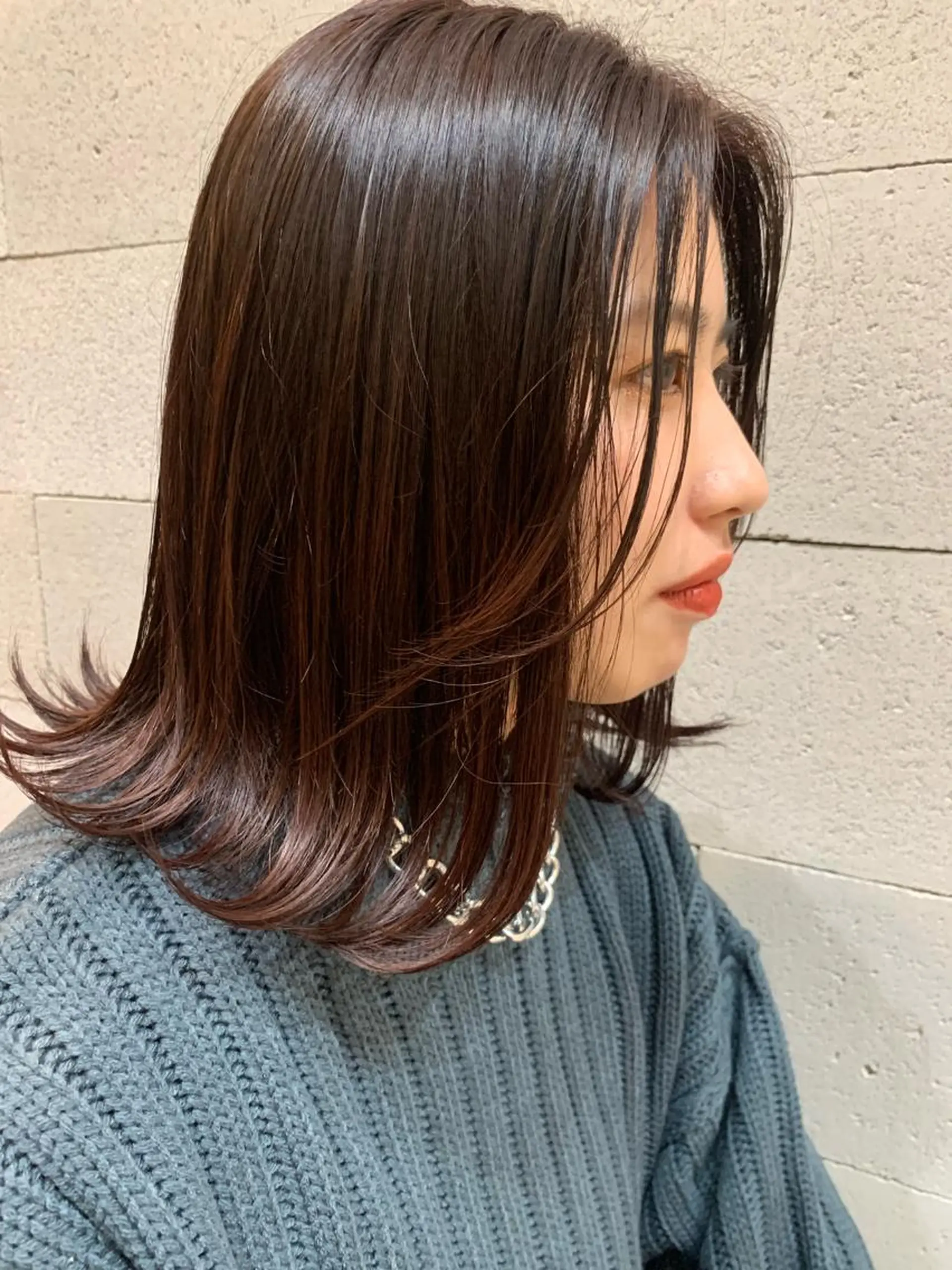 ミディアム カラー カワサキ マホのヘアスタイル
