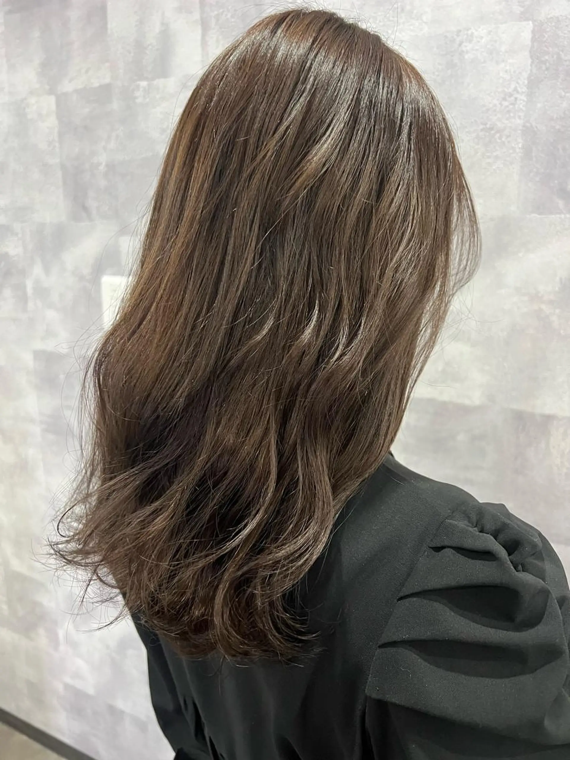 ロング 岡田 麗華のヘアスタイル