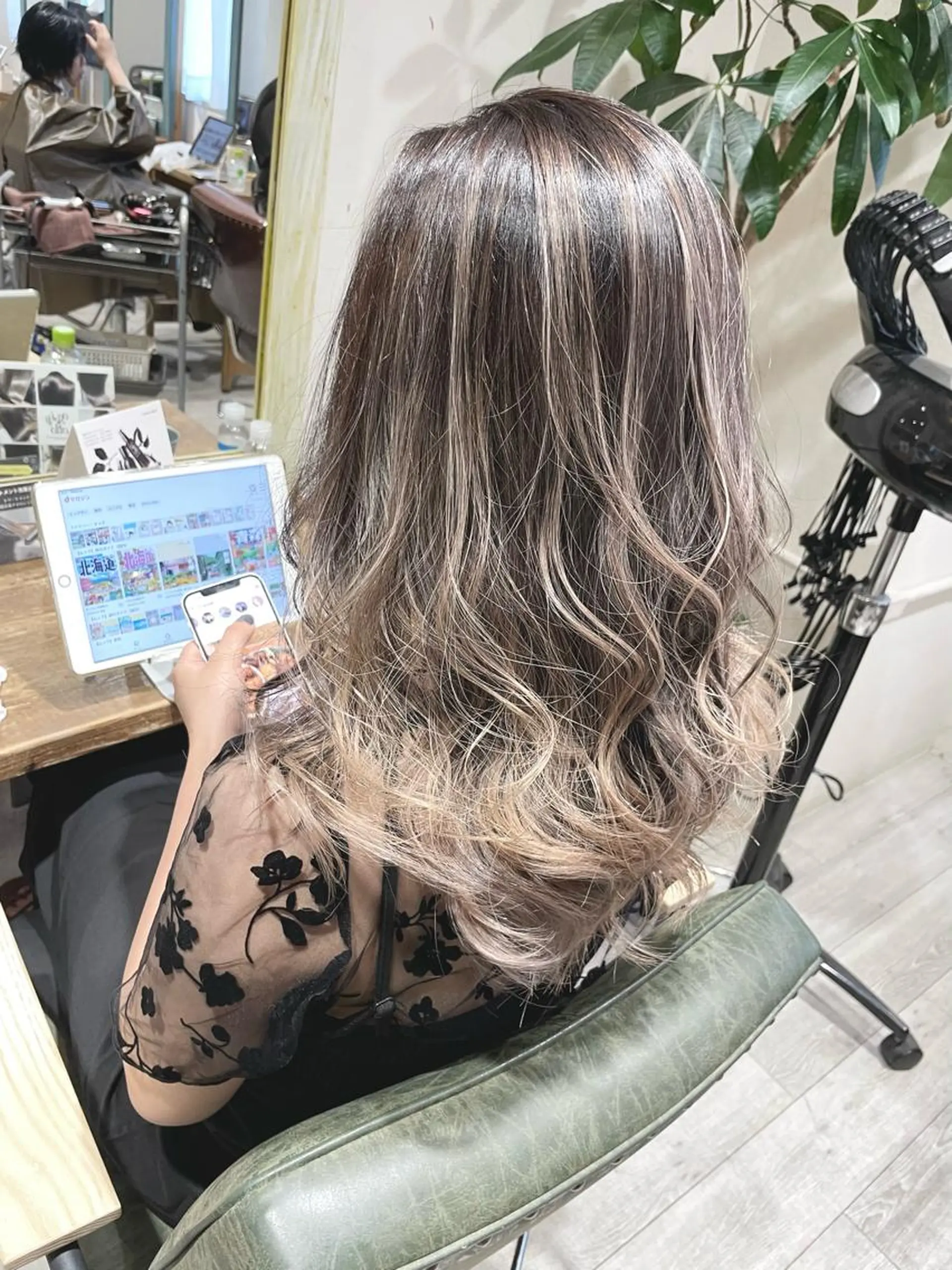 セミロング カラー バレイヤージュ レイヤーカット ヘアカラー バレイヤージュ/ 髪質改善/渡邉悟🌱のヘアスタイル