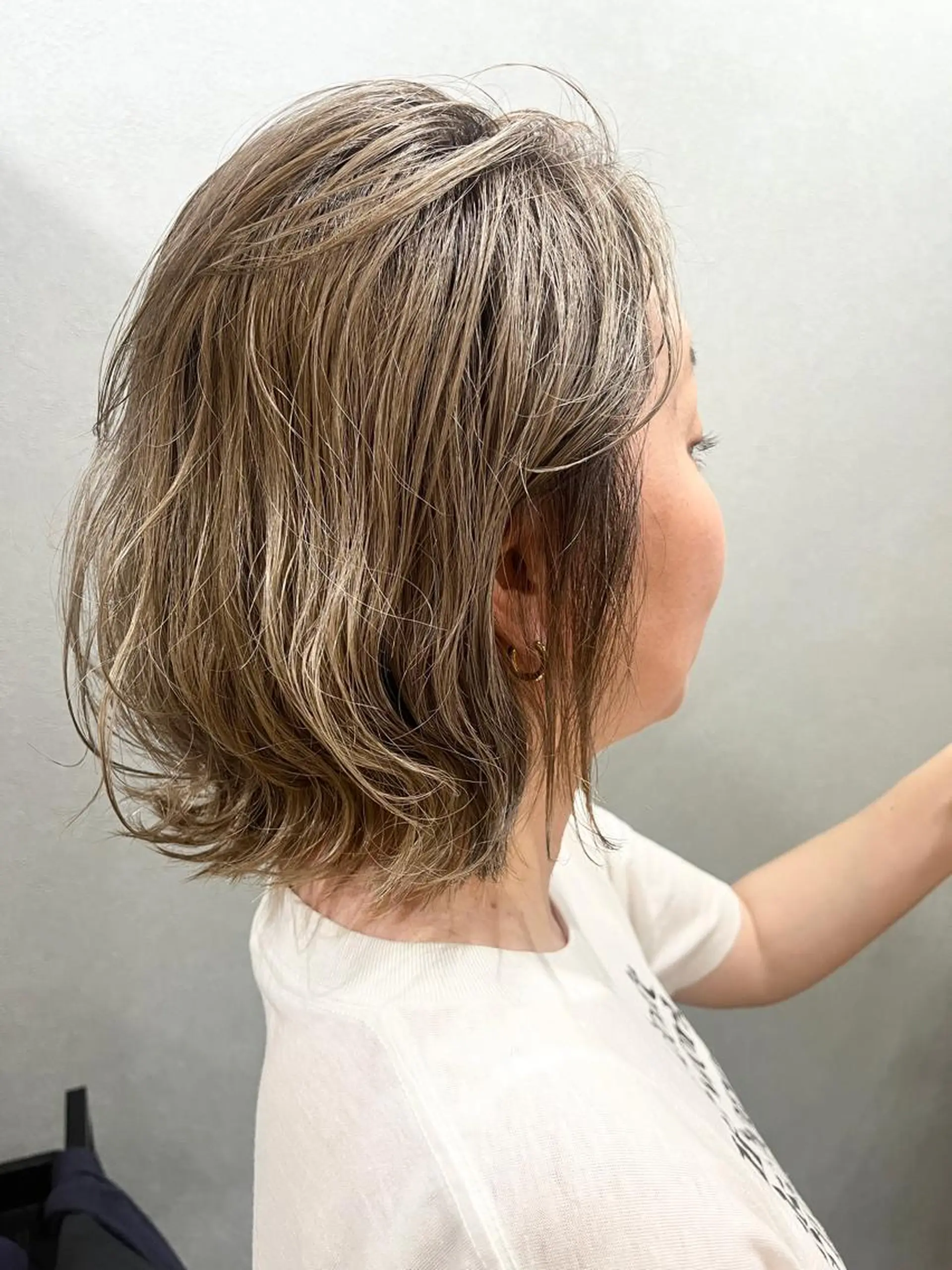 ミディアム カラー パーマ ヘアアレンジ メンズ キッズ ネイル マツエク・マツパ アイブロウ メンズブリーチ メンズハイライト メンズインナーカラー メンズ韓国風 ブリーチ ヘアカラー トリートメント 久木原 ゆりのヘアスタイル
