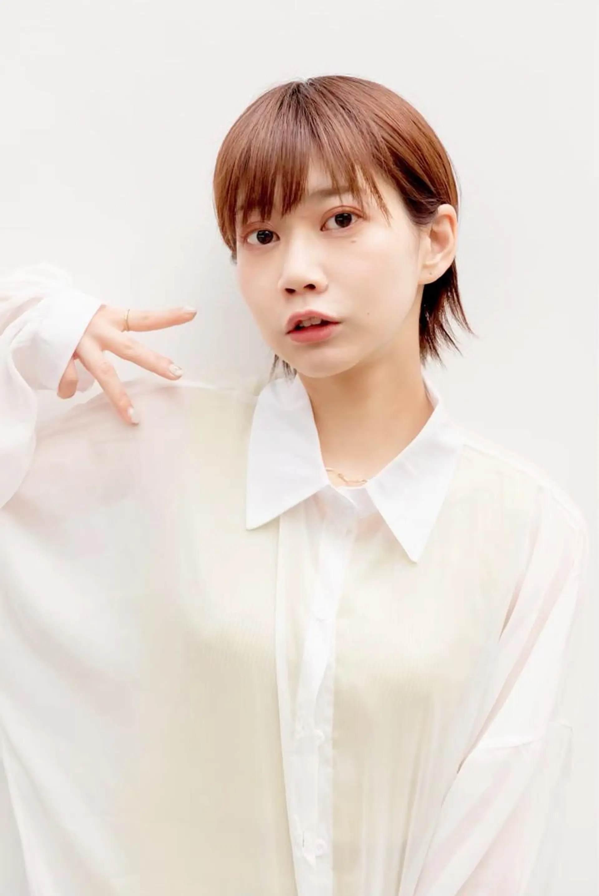 ショート アッシュ ボブ くびれヘア ハイライト レイヤーカット 原宿アンリ 山下卓也のヘアスタイル