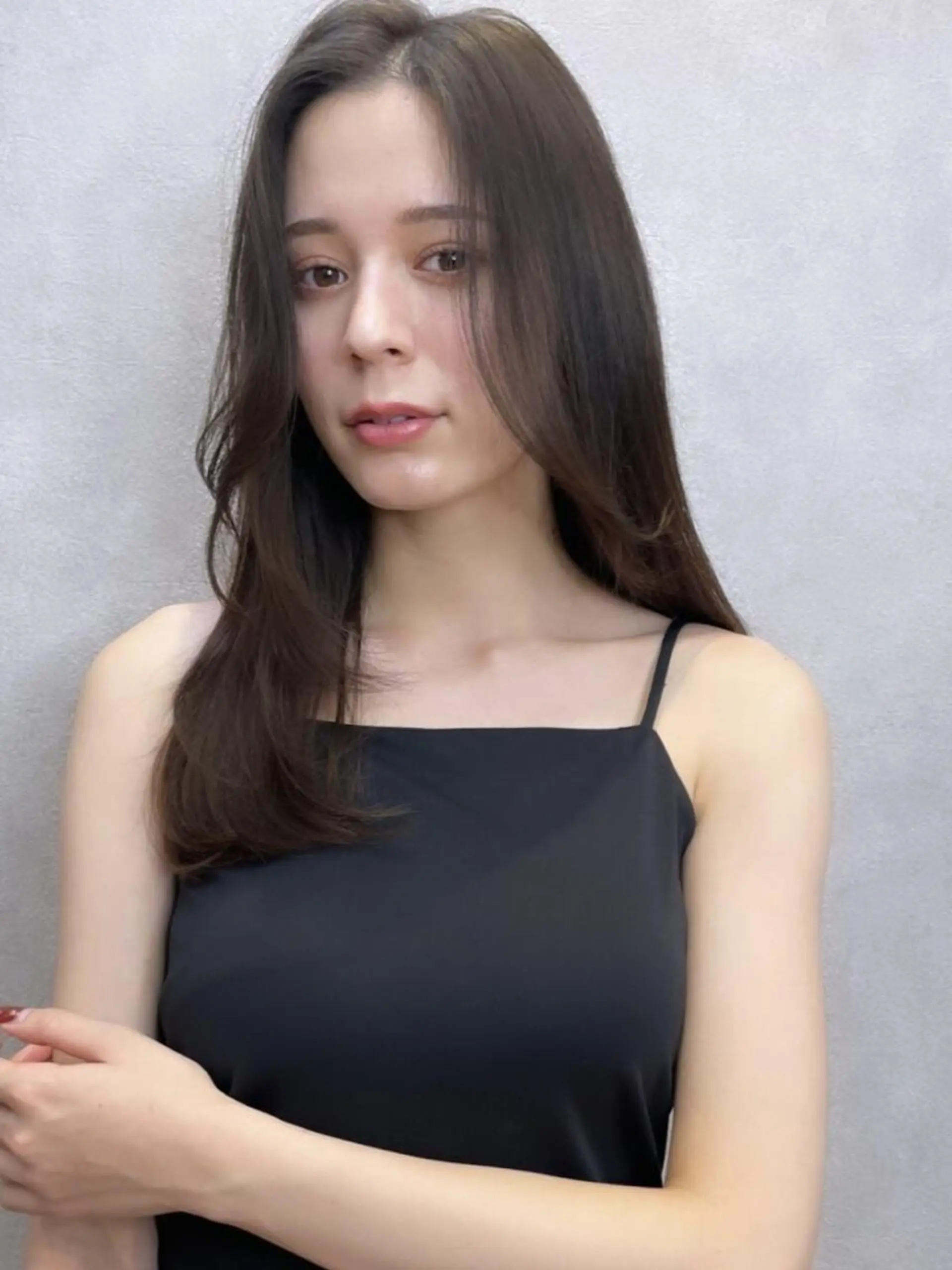 ロング カラー ヘアカラー トリートメント Akane レイヤー/艶カラーのヘアスタイル