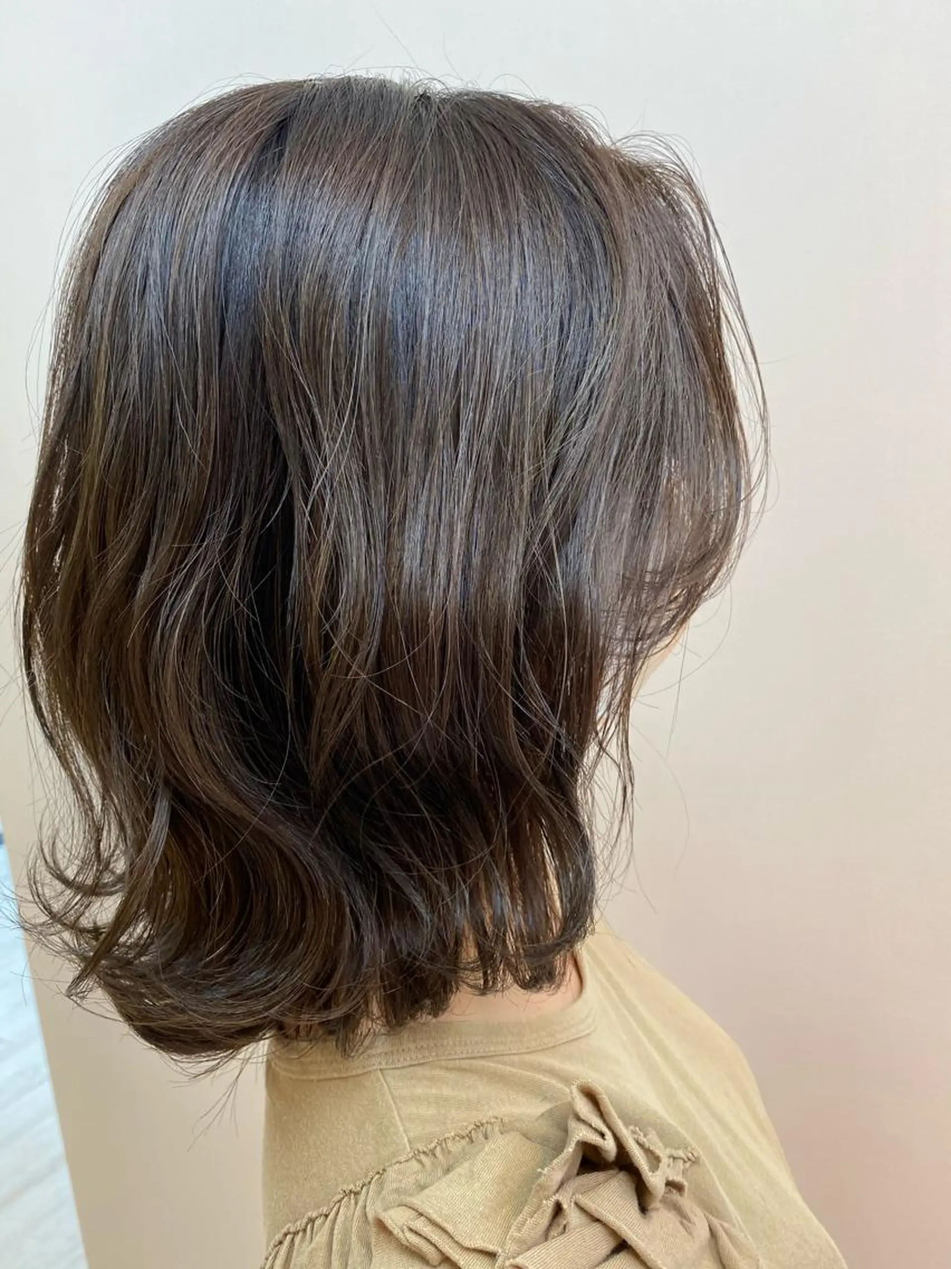 ミディアム カラー アッシュ アッシュブラウン ブラウンカラー 小顔レイヤー/ ベージュ🤍Rieのヘアスタイル