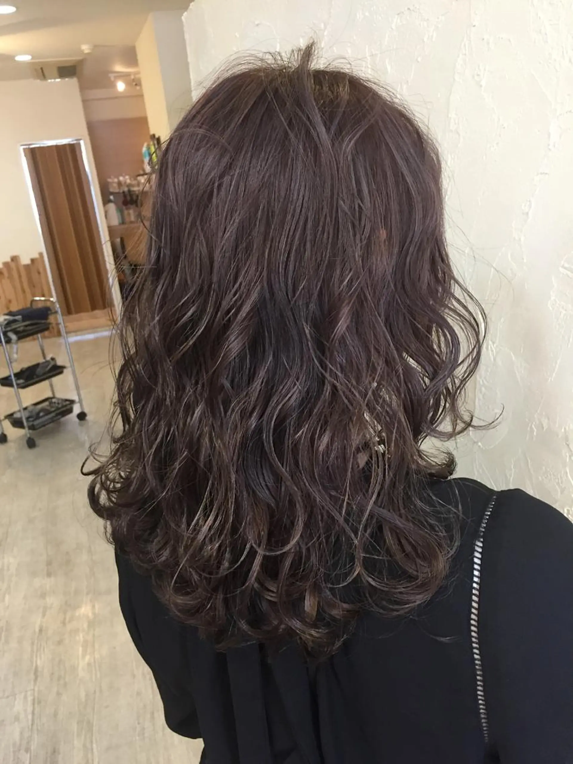 ロング カラー カット ヘアカラー 韓国レイヤー外国人風 透明感カラー髪質改善のヘアスタイル