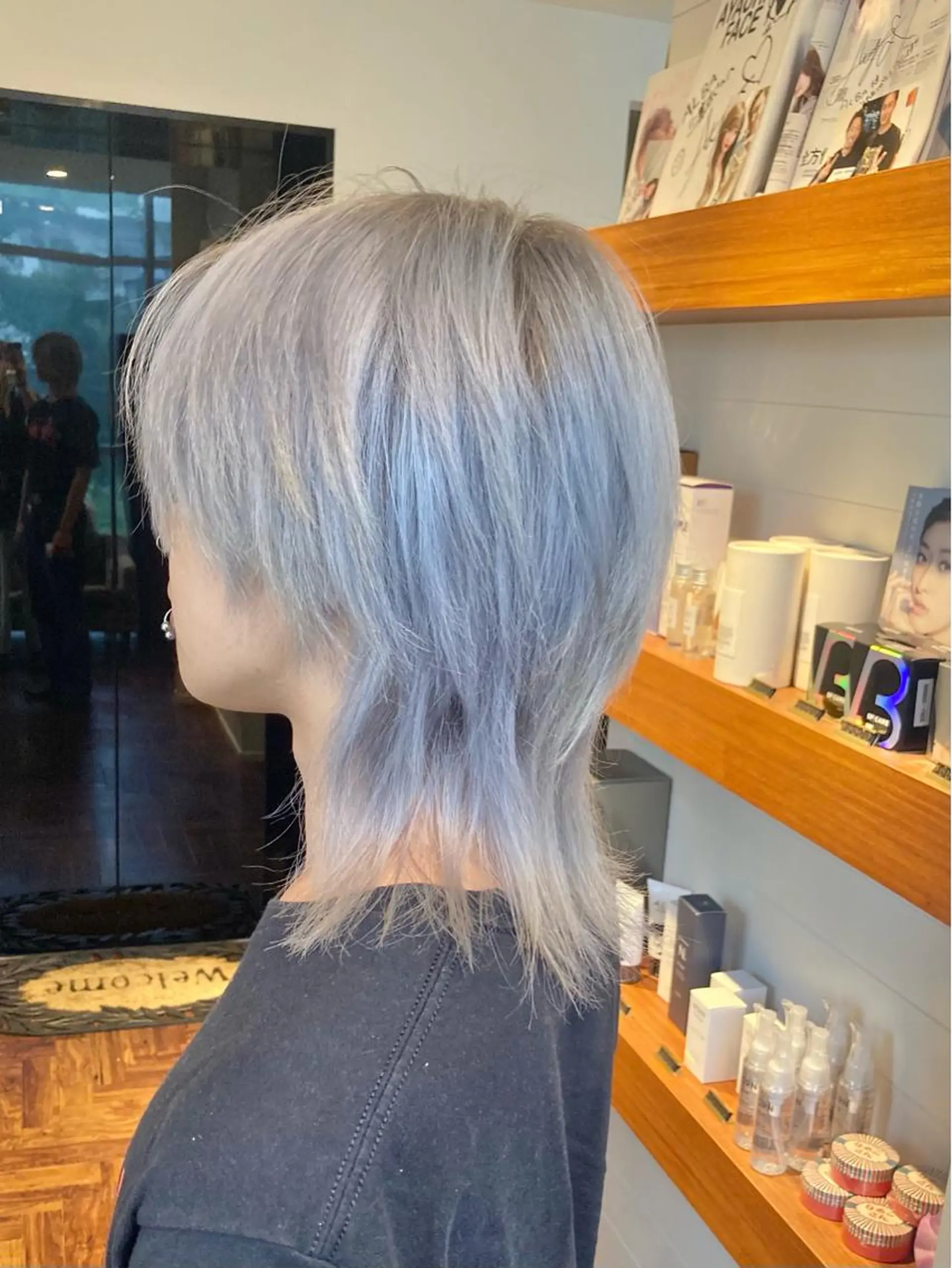 ショート カラー メンズ シルバー ホワイトシルバー カット ヘアカラー トリートメント カットが上手い 💇‍♂🌸サク🌸のヘアスタイル