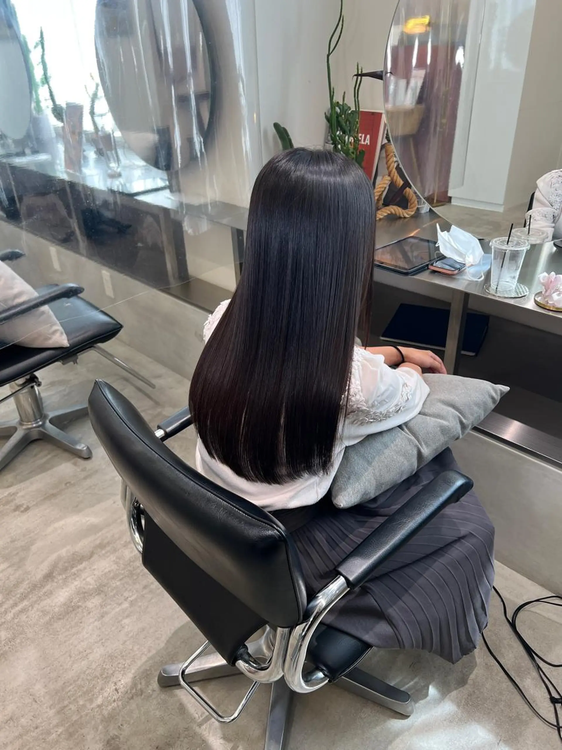 ロング 安達 萌花のヘアスタイル