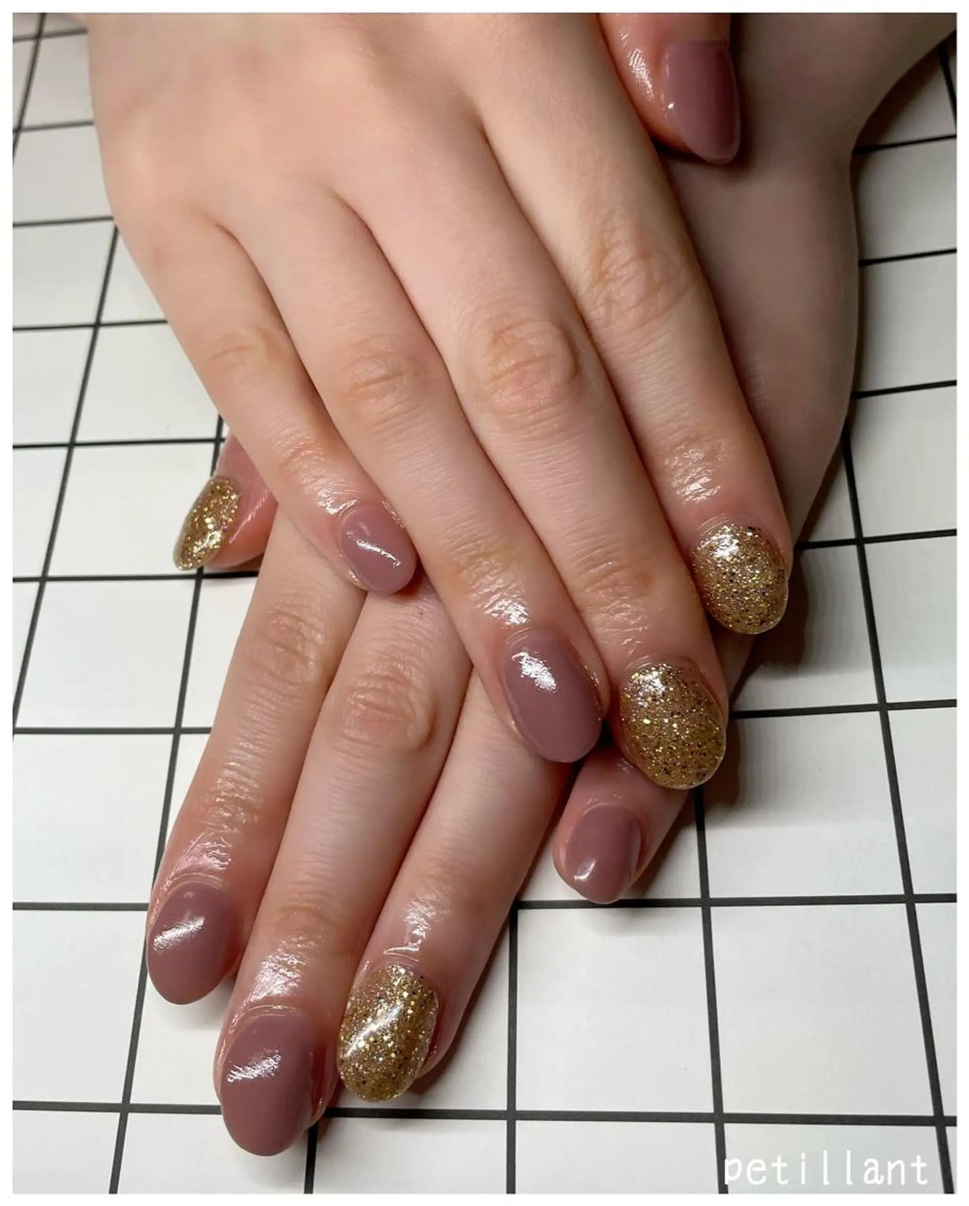 ネイル ゴールド ラメ(グリッター) ワンカラーネイル nail salon petillantのネイルデザイン