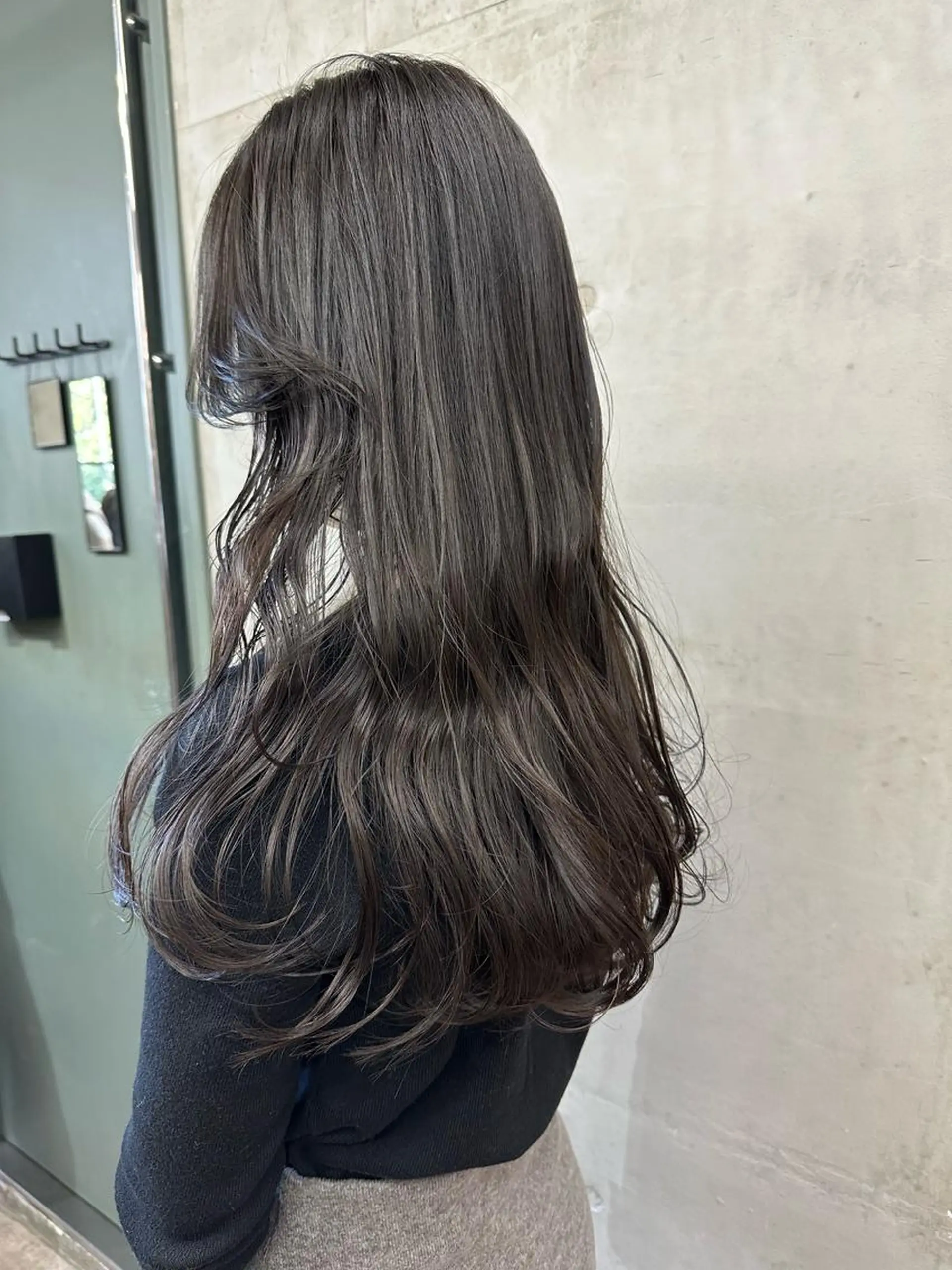 ロング カラー SALTWATER AYARIのヘアスタイル