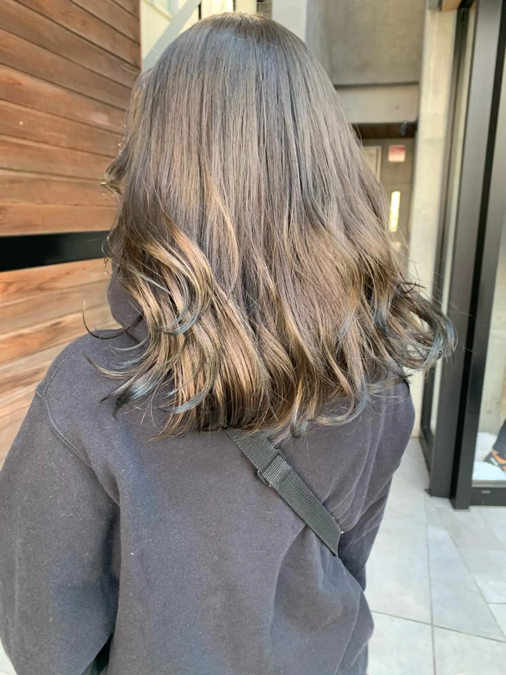 ショート カラー マツエク・マツパ ヘアカラー トリートメント ハイトーンボブ 前田 表参道　グレージュのヘアスタイル