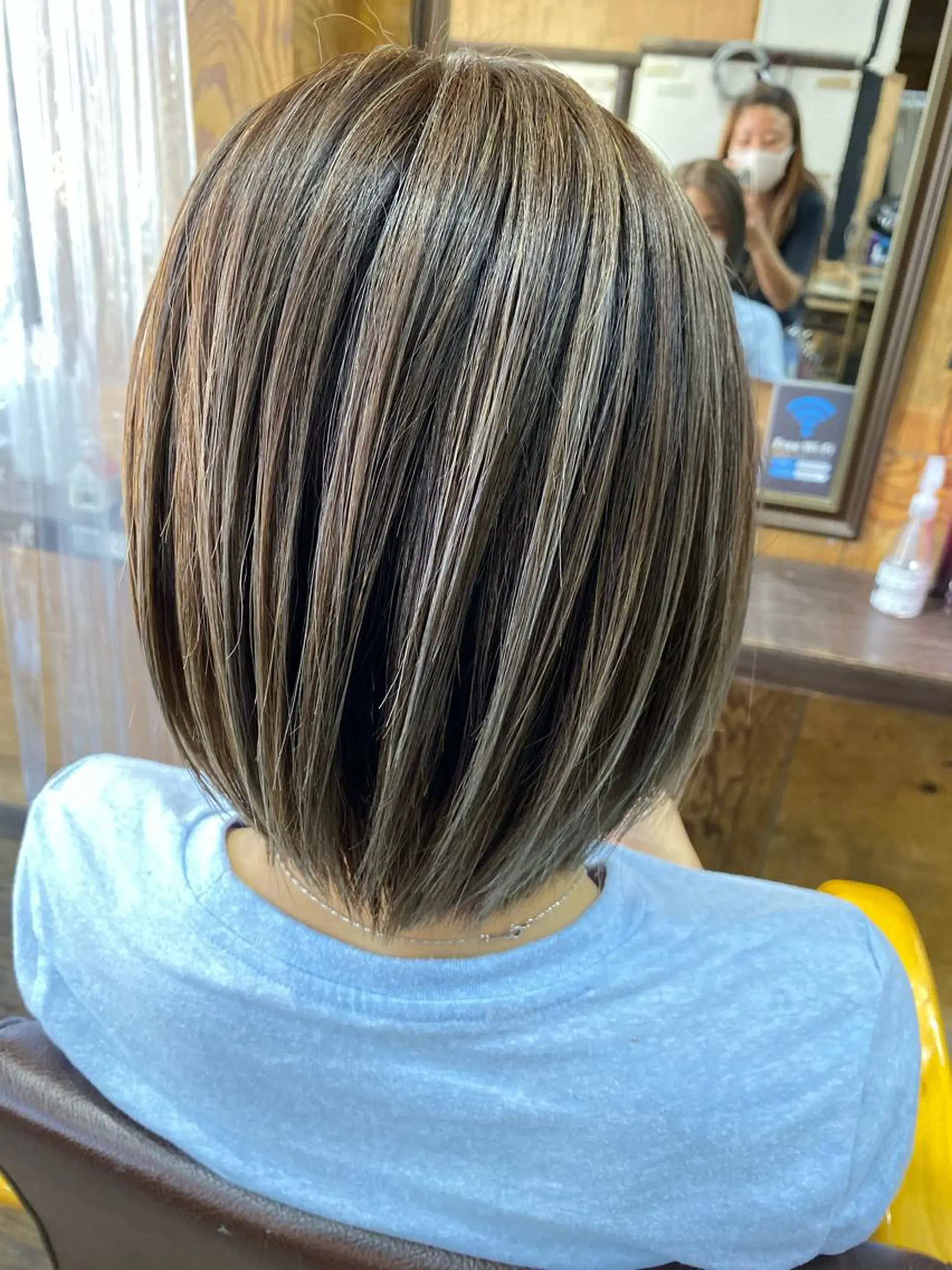 ショート ハイライト レイヤーカット カット ヘアカラー IwAsh大和駅前店 河野亜里香のヘアスタイル