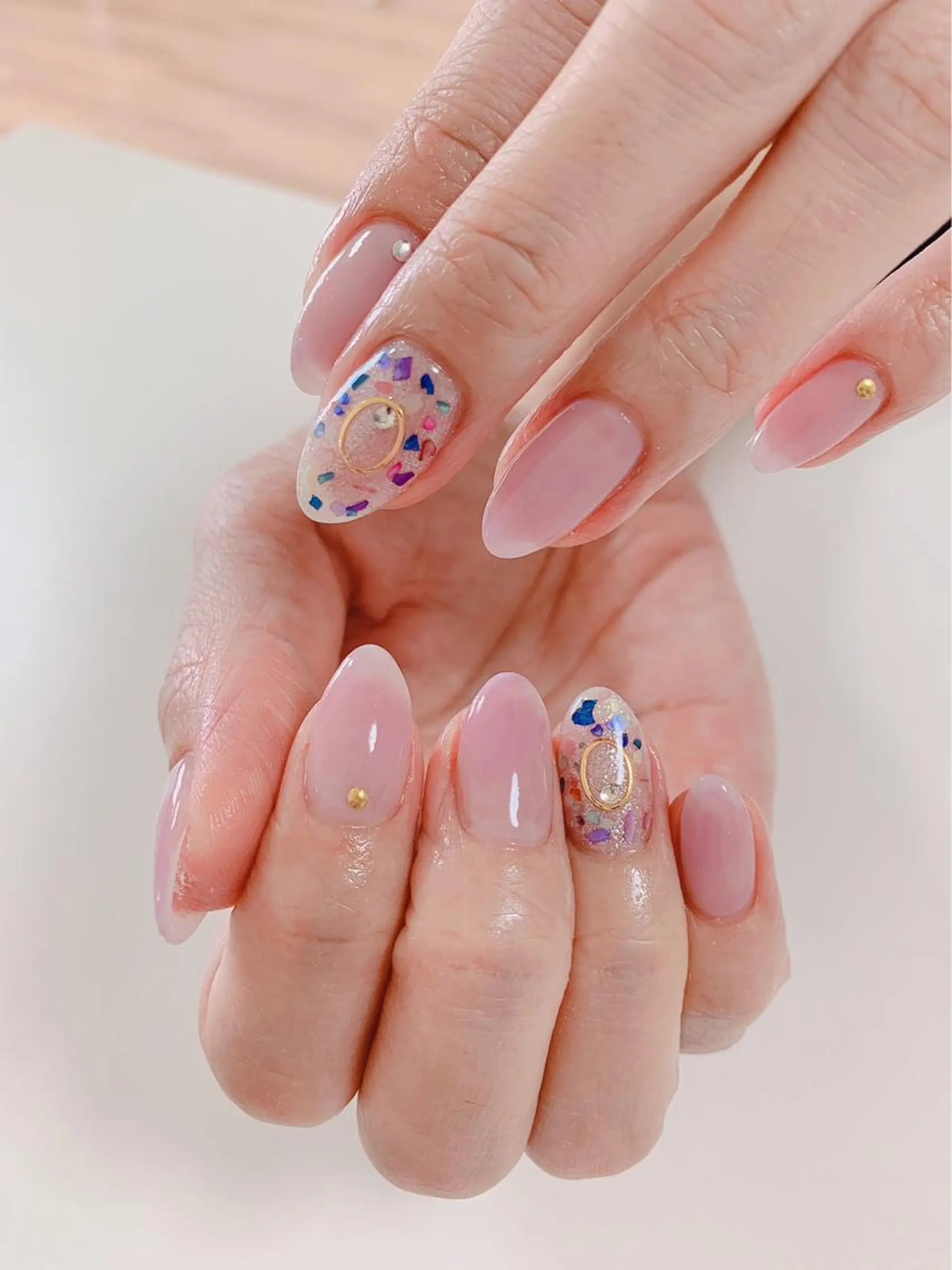 ネイル アートネイル 長さ出し フットネイル グリーン ニュアンスネイル Lily Roseスタッフ一同のマツエク・マツパデザイン