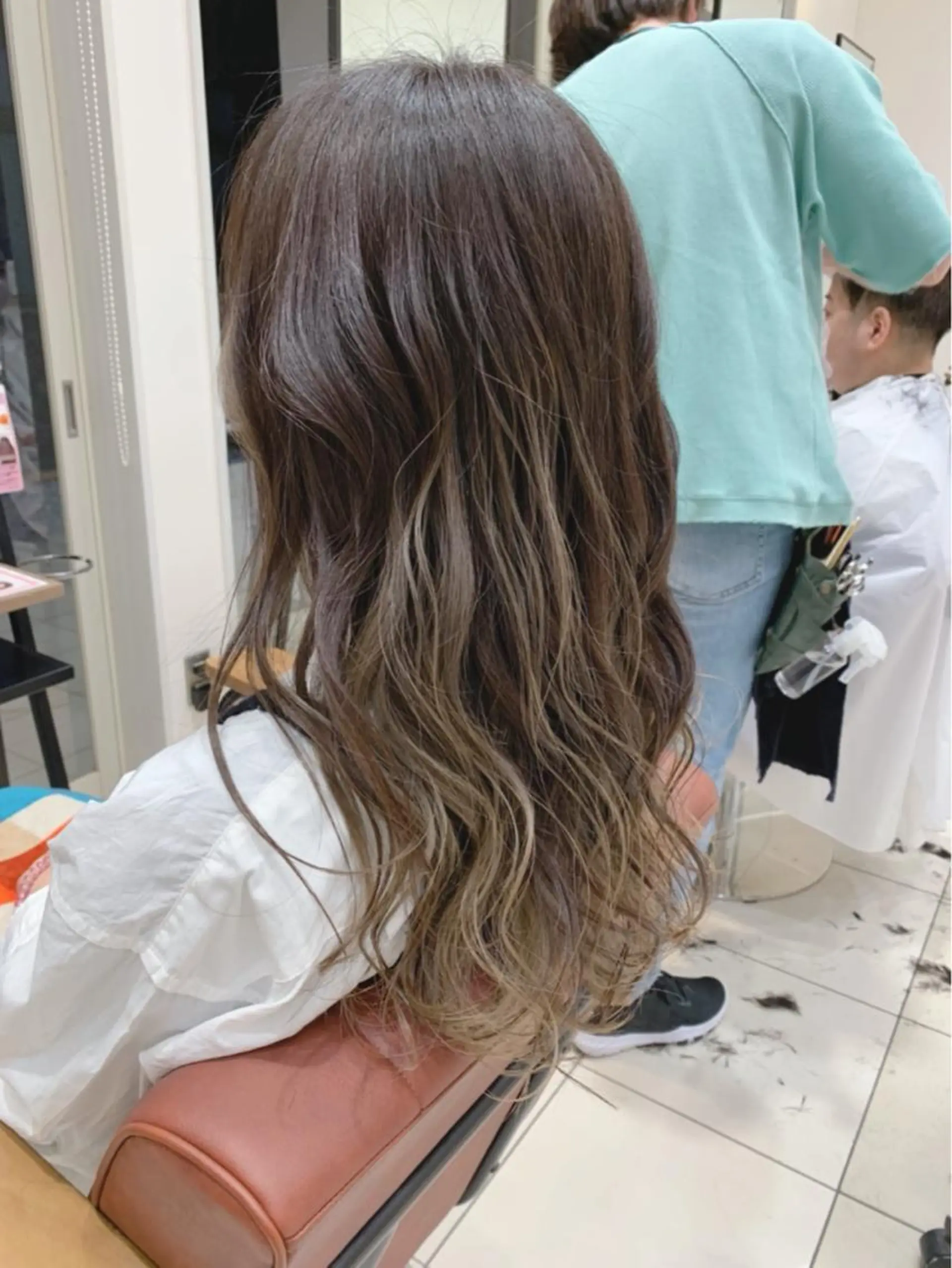 セミロング レイヤーカット ヘアカラー 髪質改善カラーリスト /根本雄貴のヘアスタイル